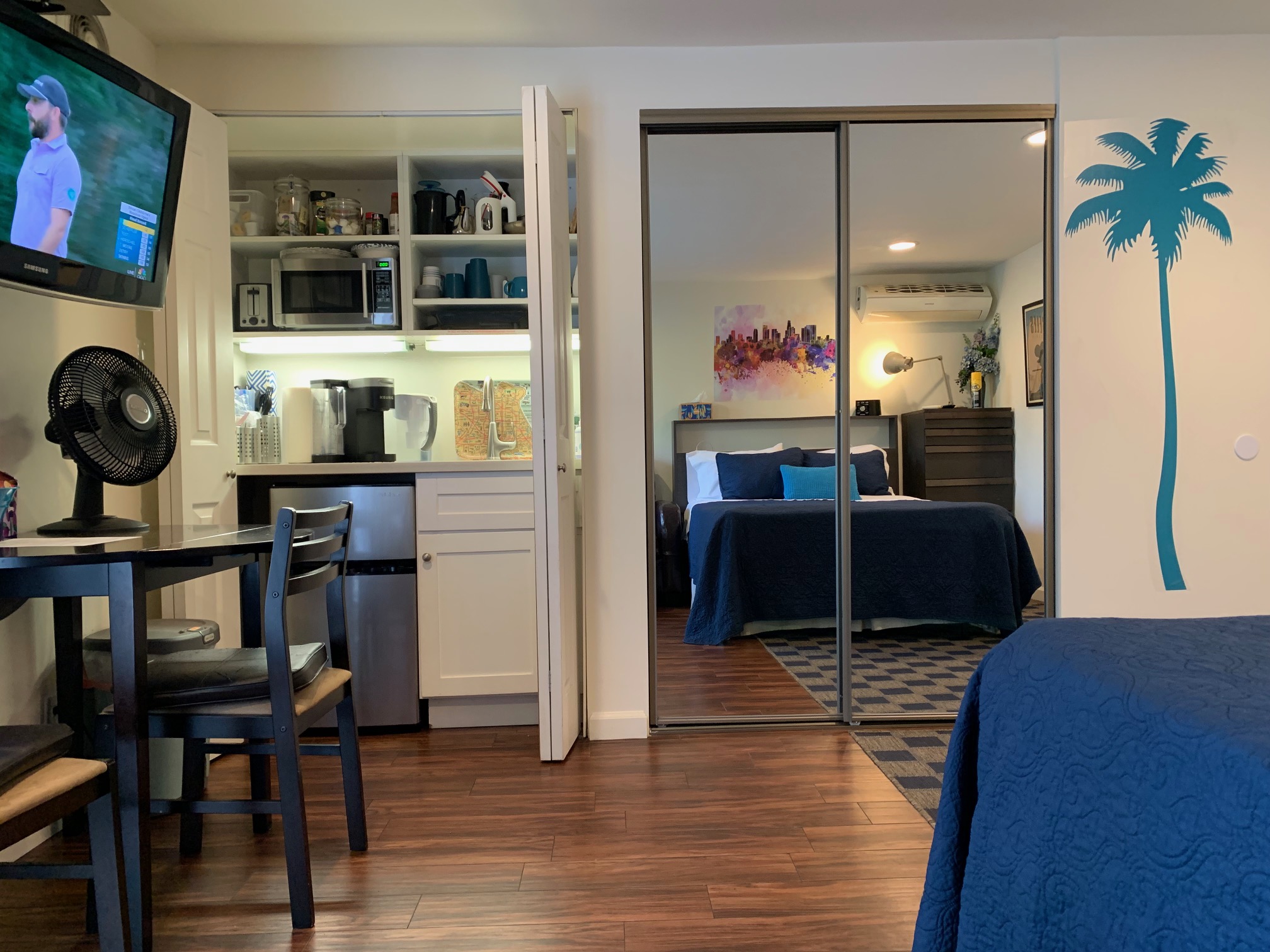 Totally Private Mini-Studio with Patio in Sherman Oaks, Los Angeles