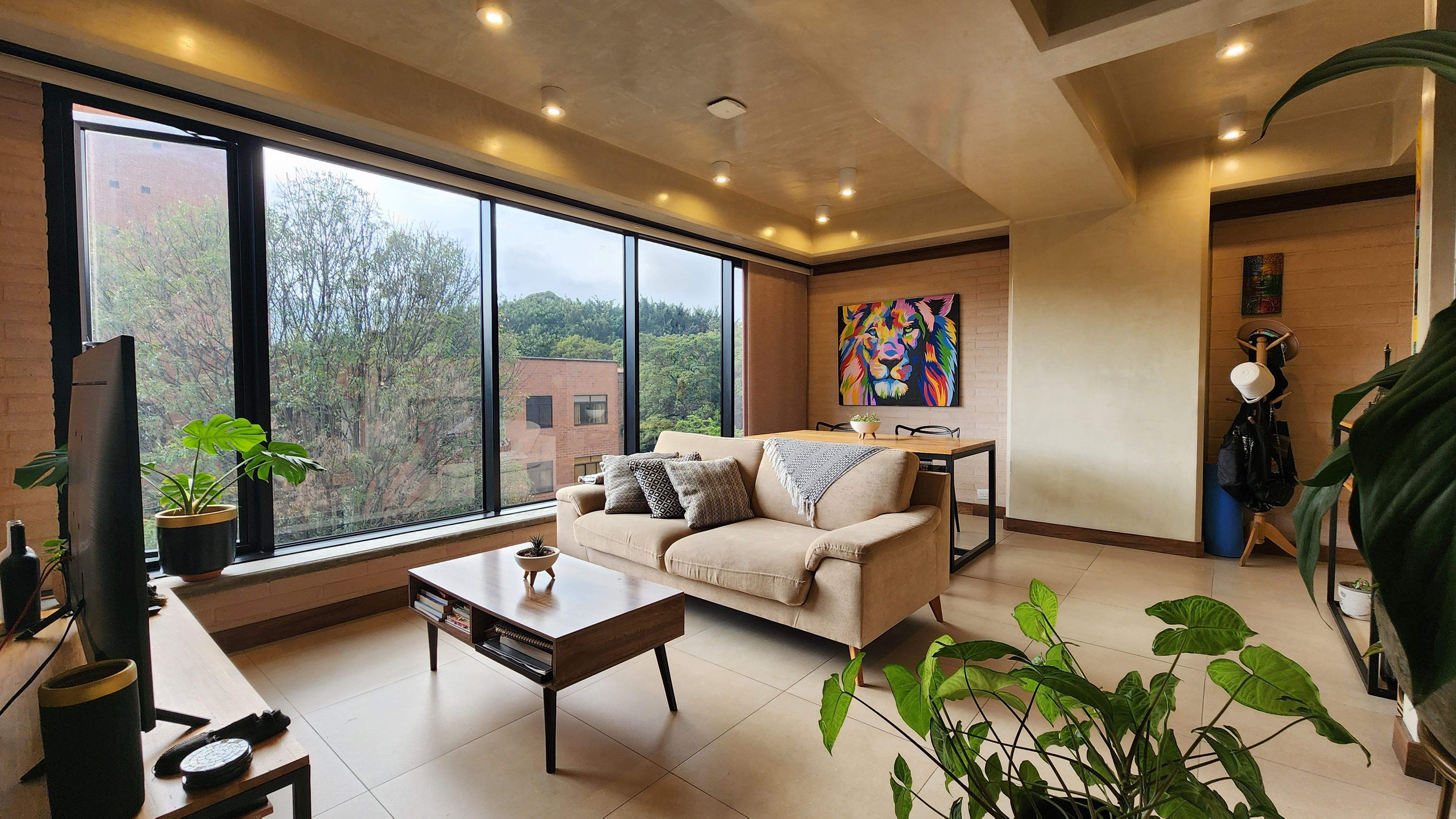 *Entire Stylish Duplex Apartment: Modern and Cozy