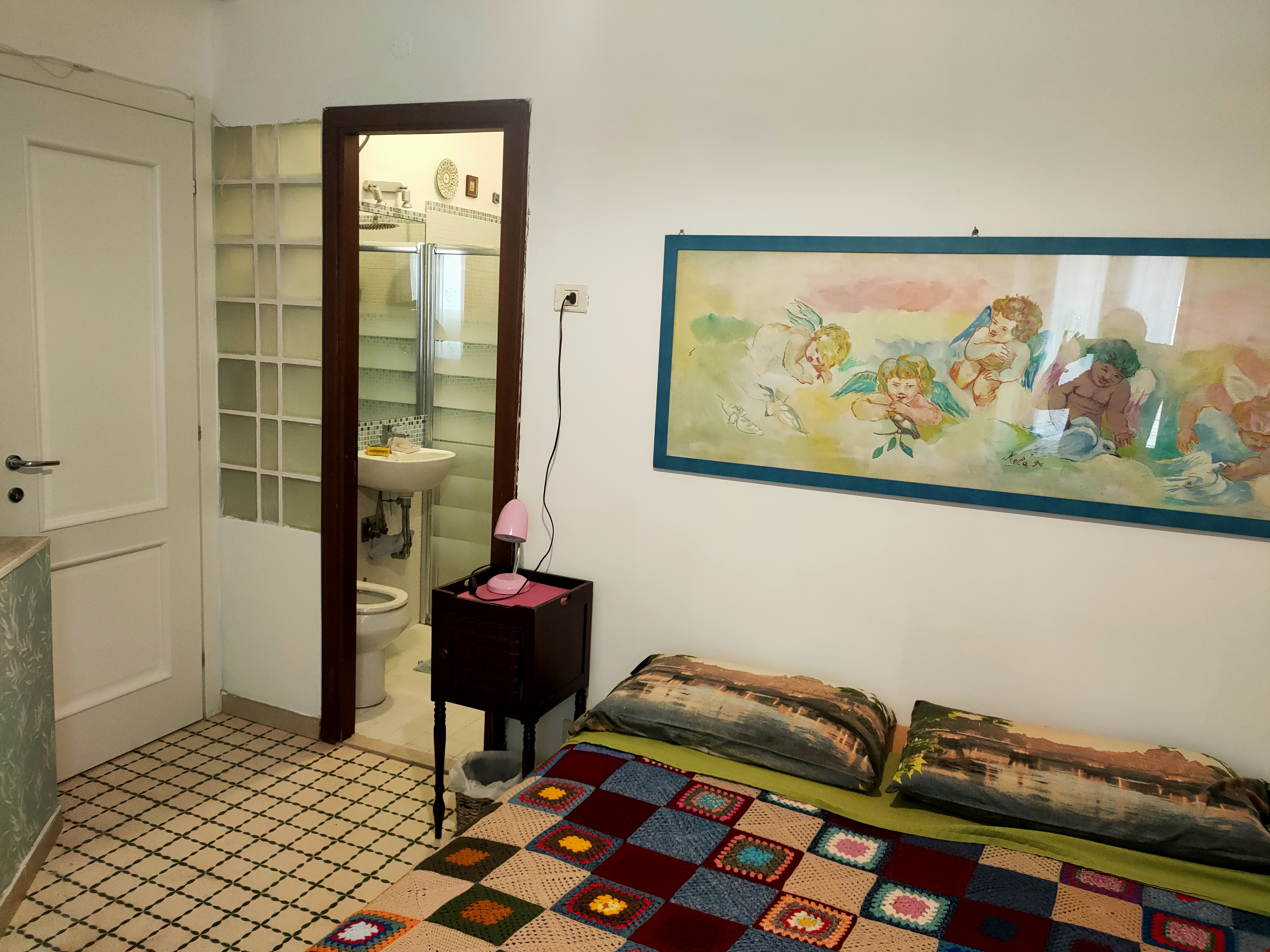 Comfy room, 3 stops to Colosseo: private toilette in VIII Appia Antica, Rome