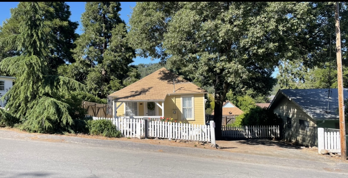 Julian's #1 Historic Cottage in the Heart of town
