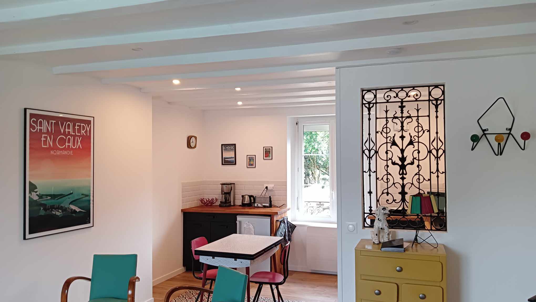 The apart'  , superb 27 m2 studio on the port .