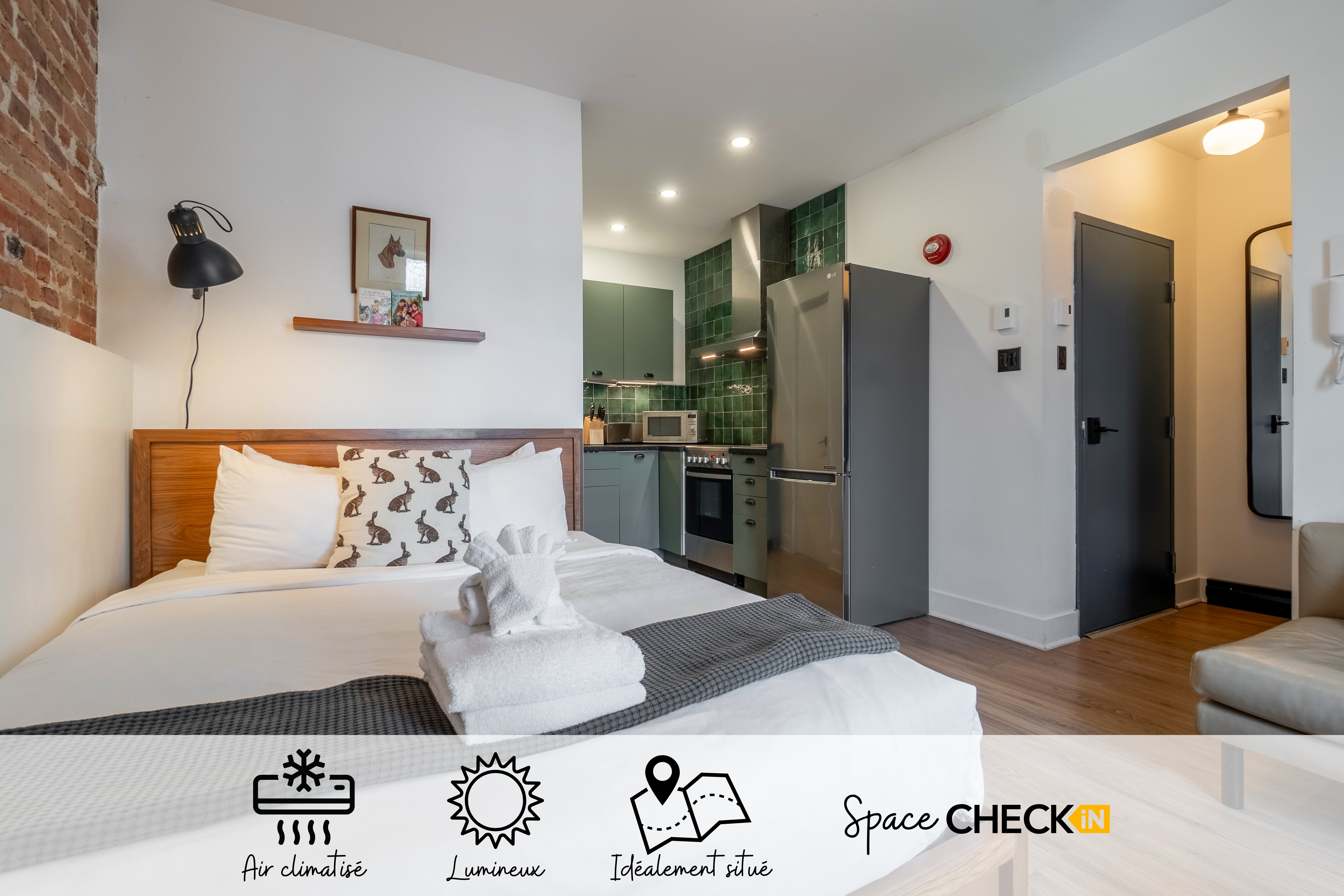 Le Plateau Studio | Near Subway | AC | TV & WiFi