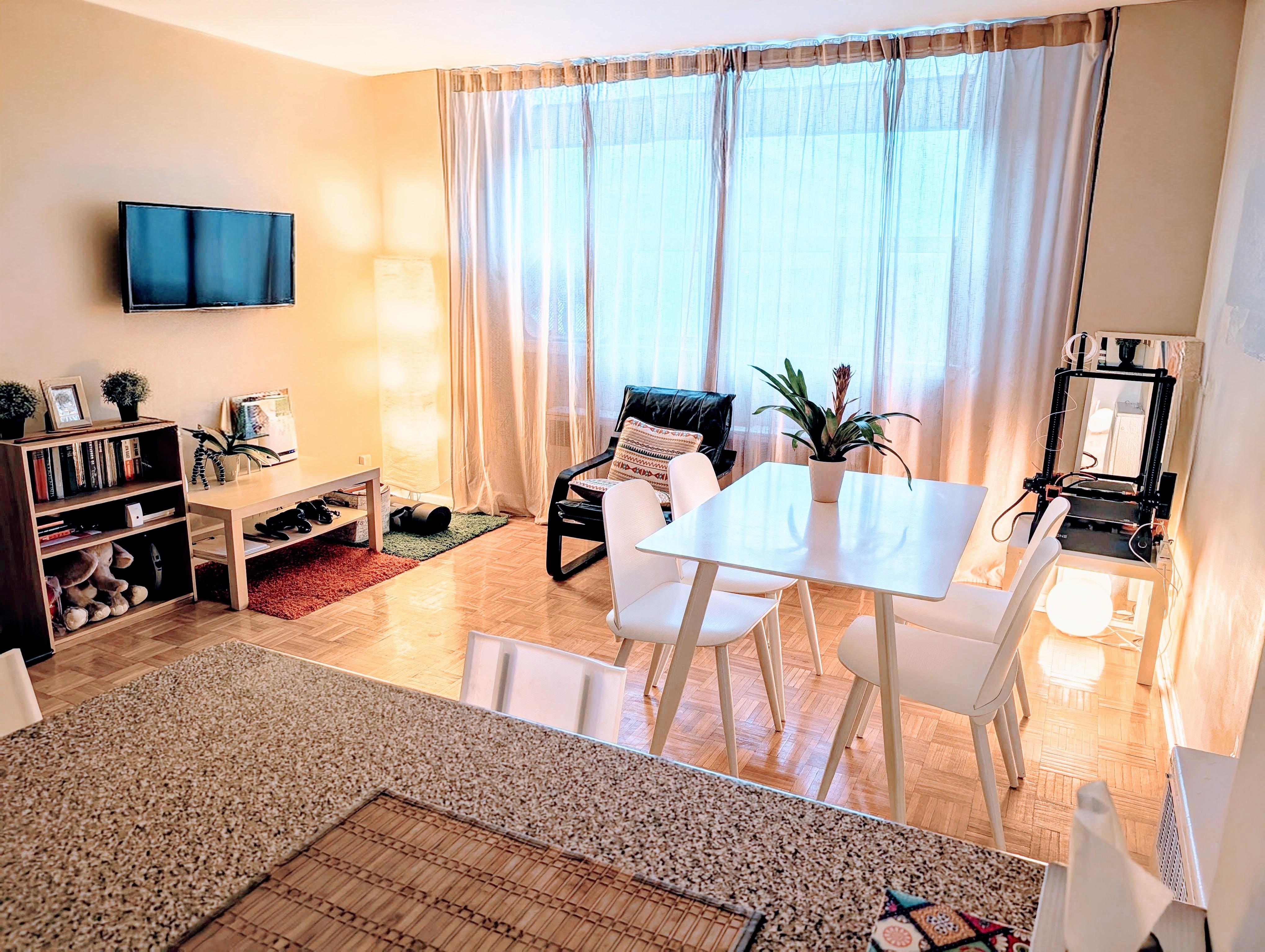 Starship - Room with AC in downtown near subway
