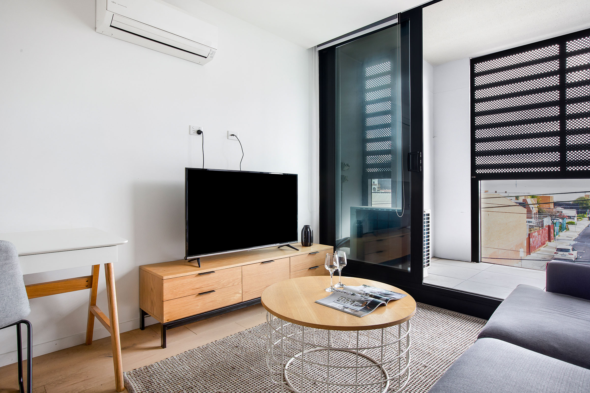 Deluxe One Bedroom Apartment + 1 carpark
