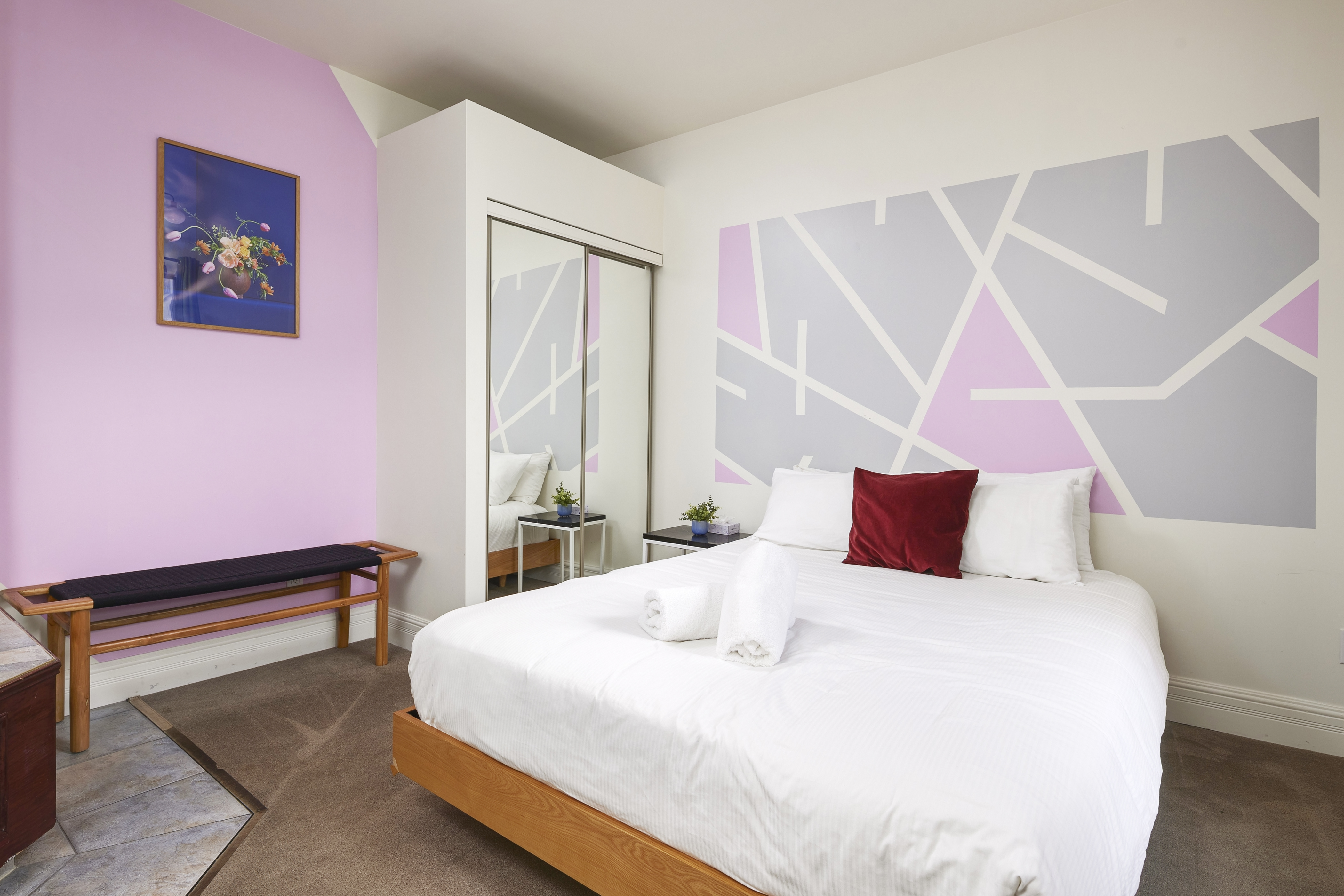 Queen Suite in the Heart of the Montreal Scene