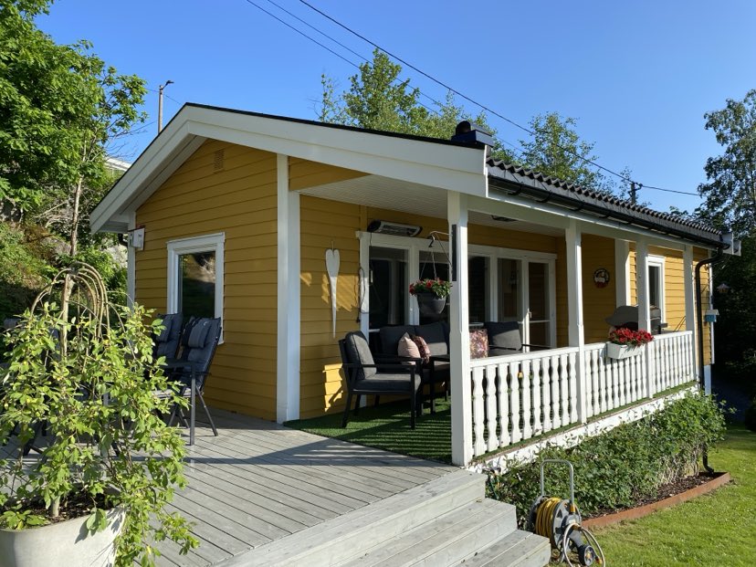 Cosy cabin in Risør, right by the sea!