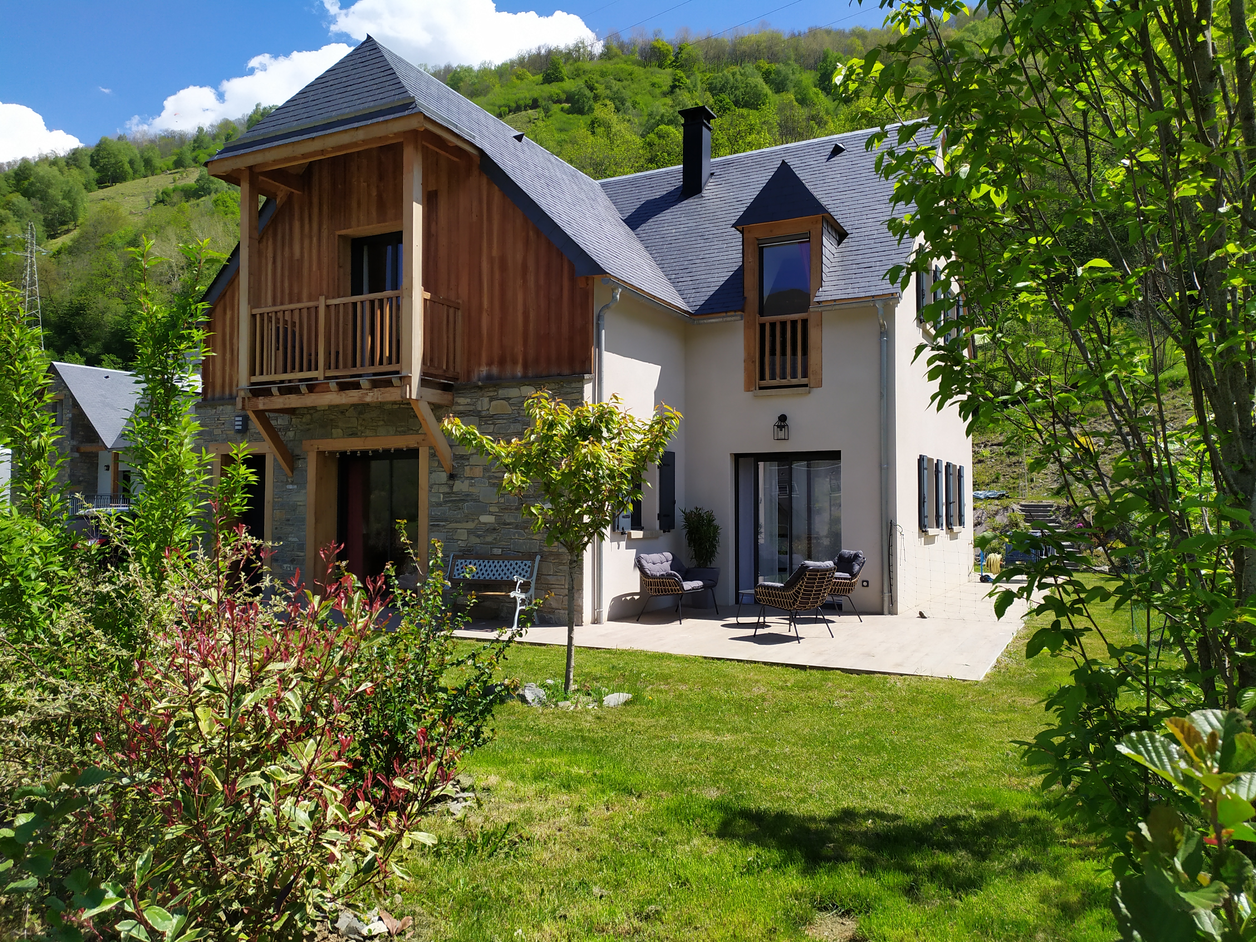 House in Loudenvielle, beautiful village!