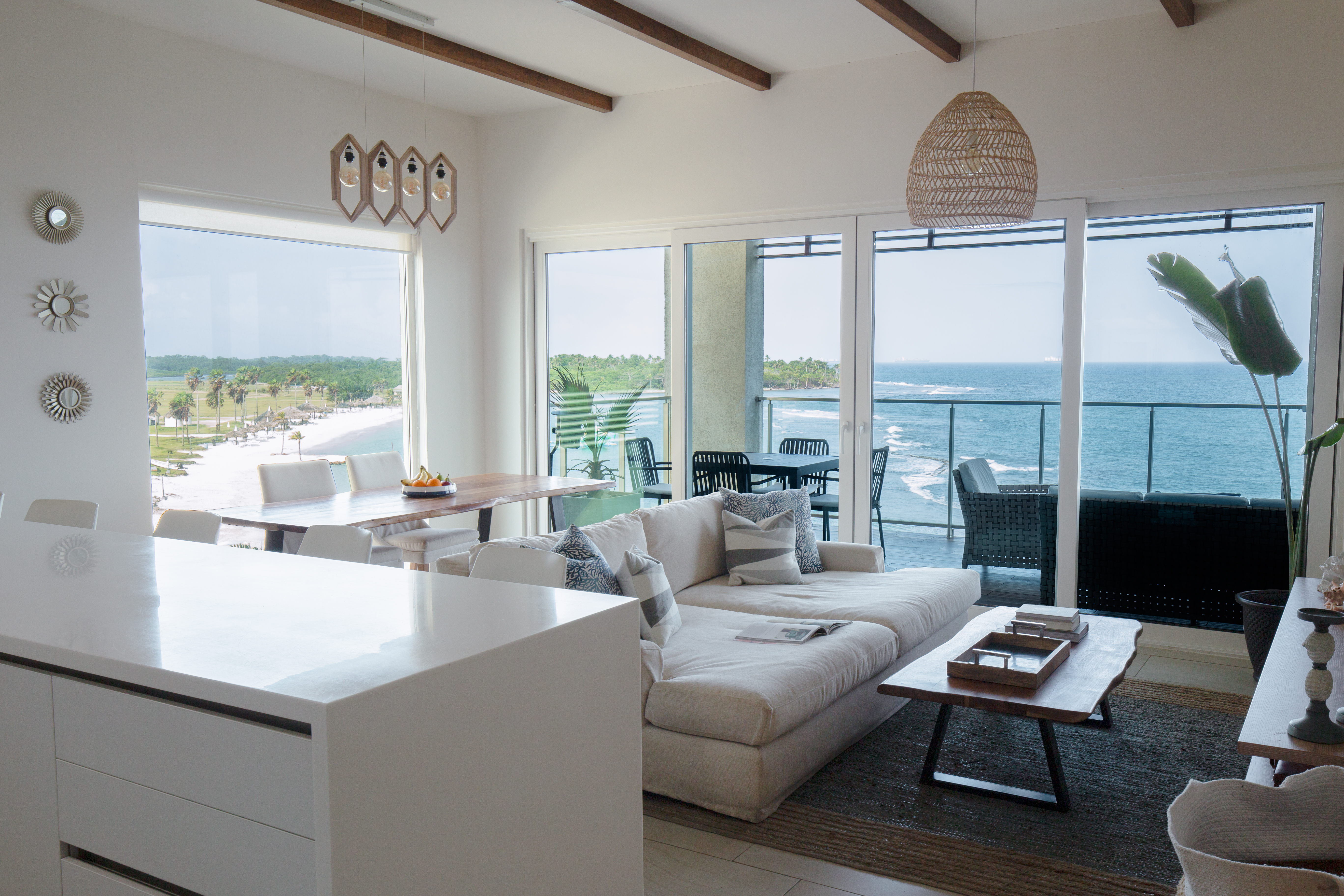 Playa Escondida Lux Beachfront Haven:Oceanview Apt