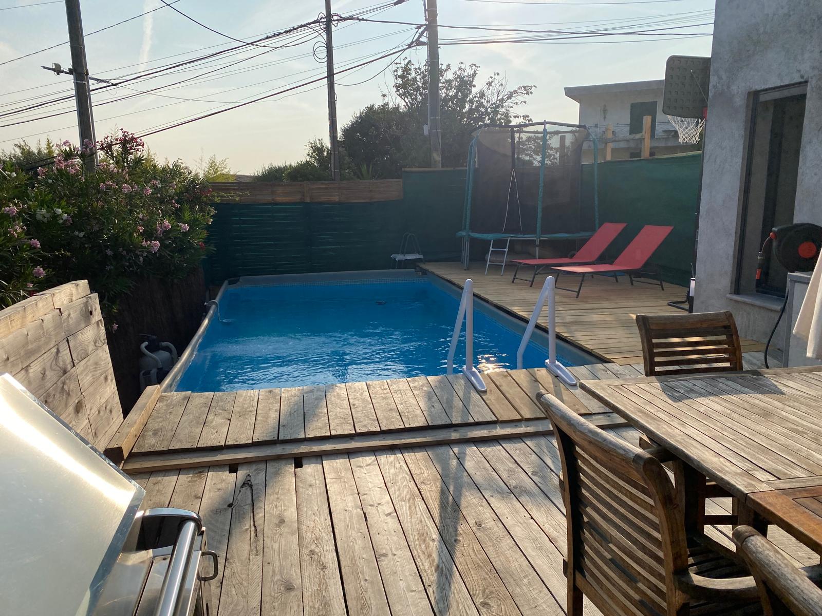 Promo week August 24 house pool terrace