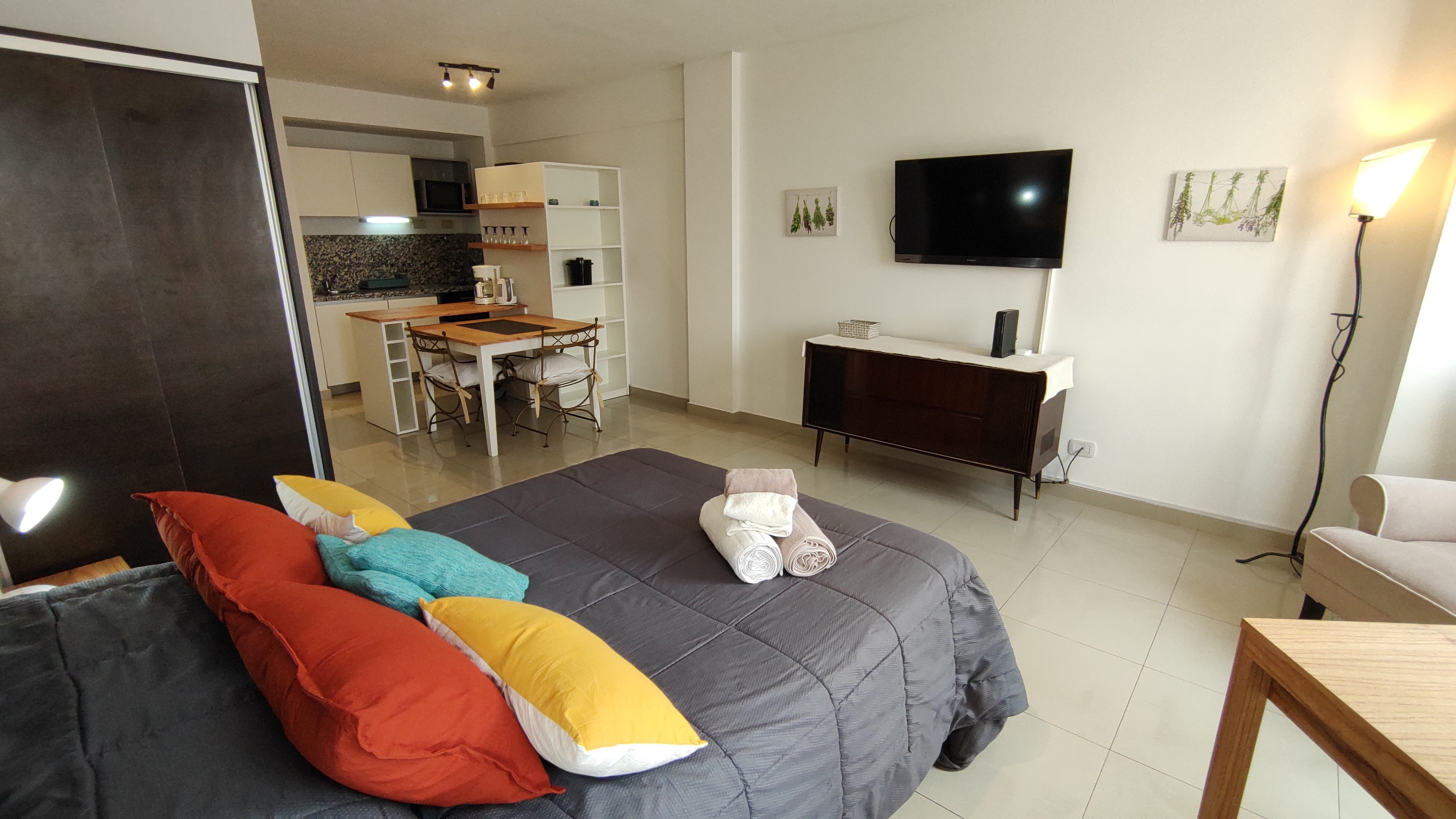 Studio in Colegiales with Wifi & Desk | RB