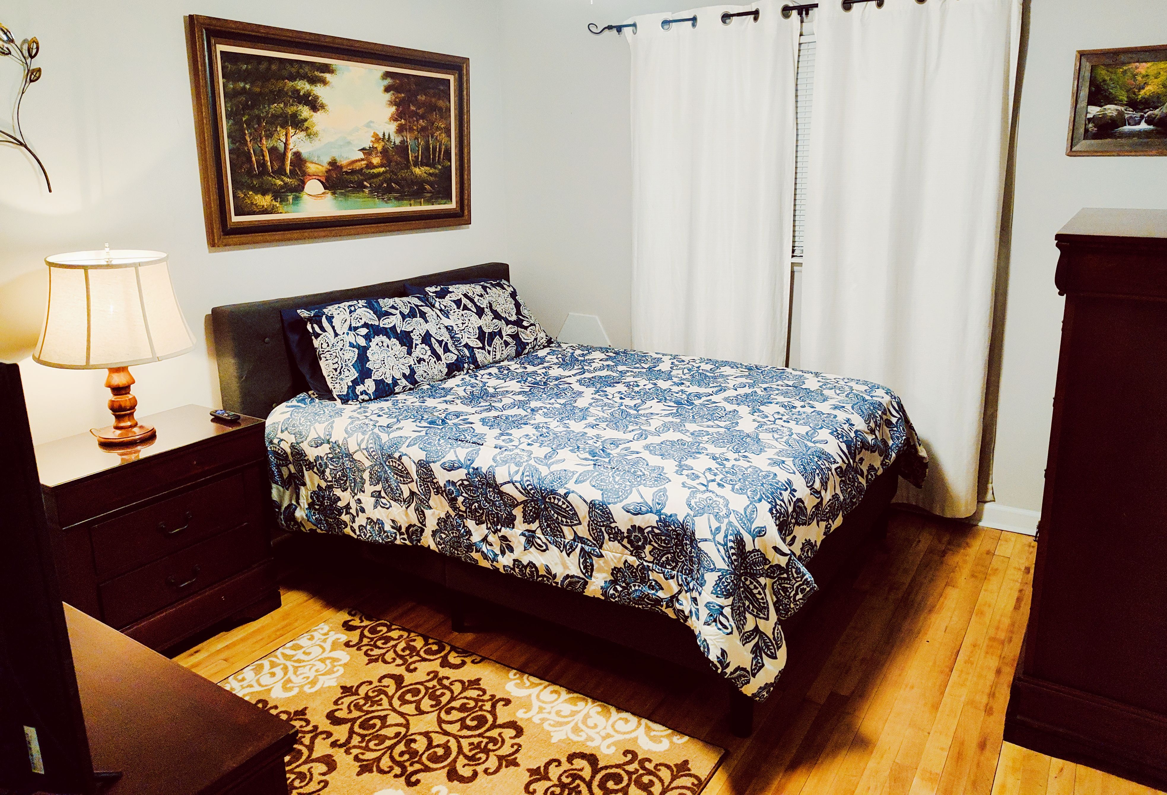 Luxury Room- Weekly and Monthly Discounts