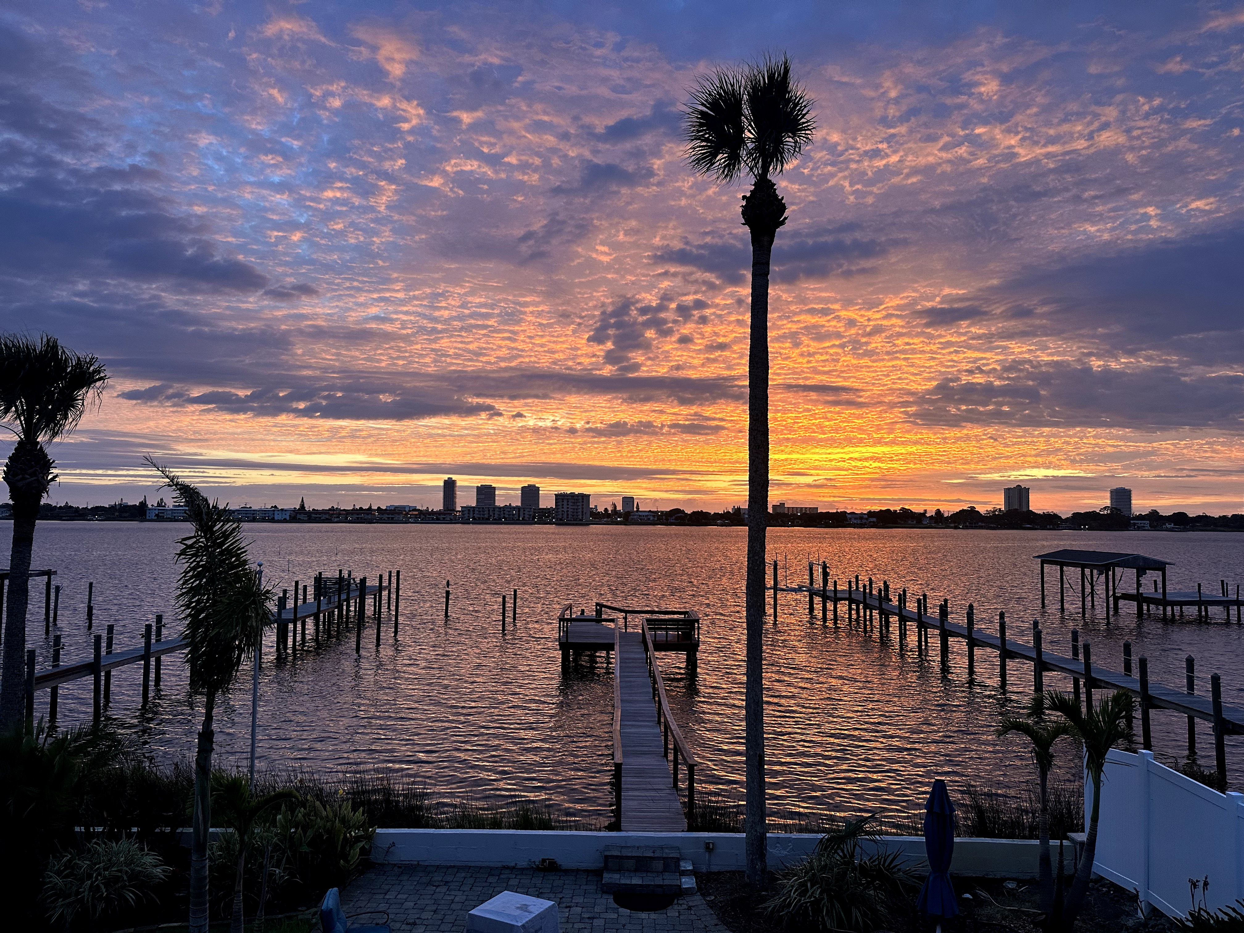 Coastal Riverview Living - Dock - Mins from Beach