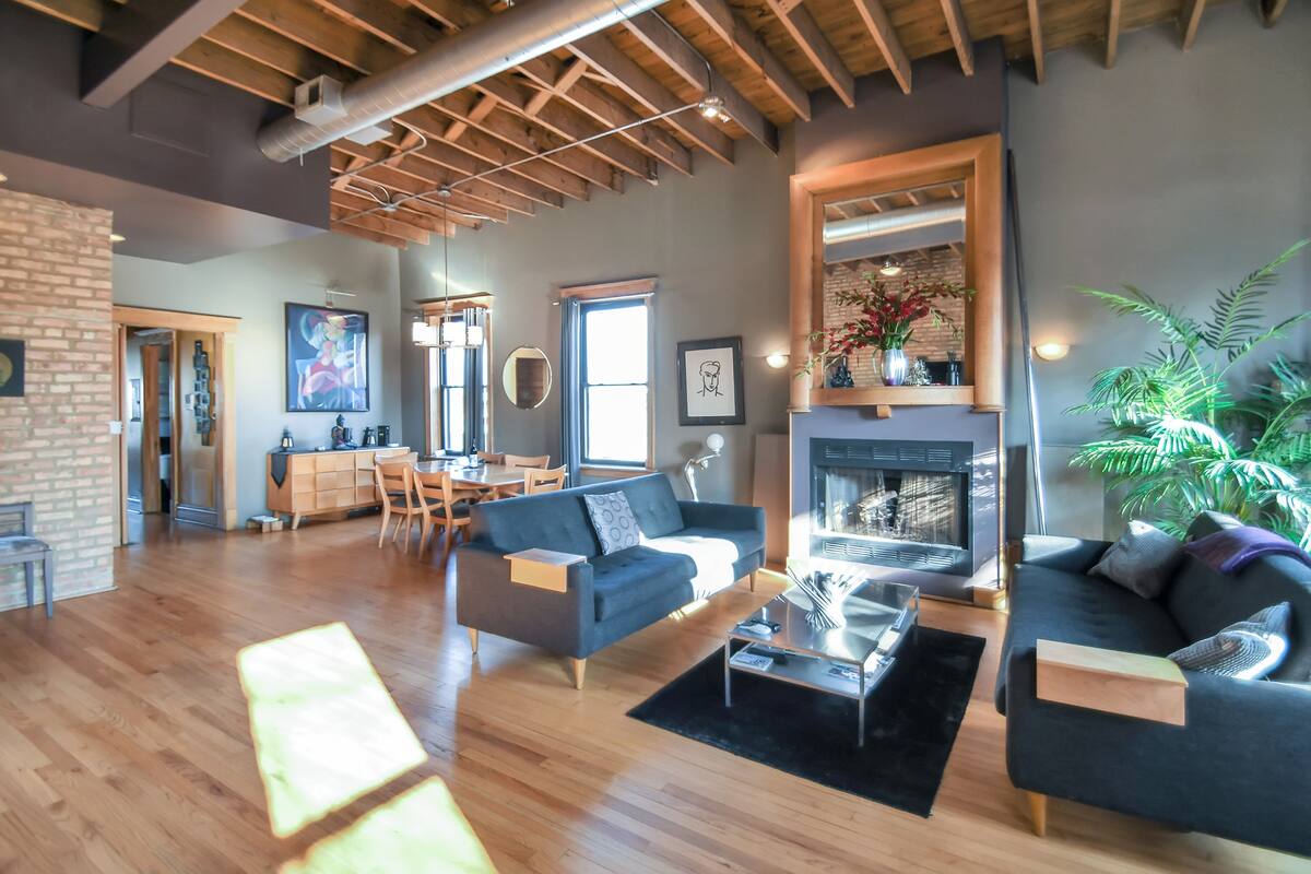 Modern Glamour in West Town in West Town, Chicago