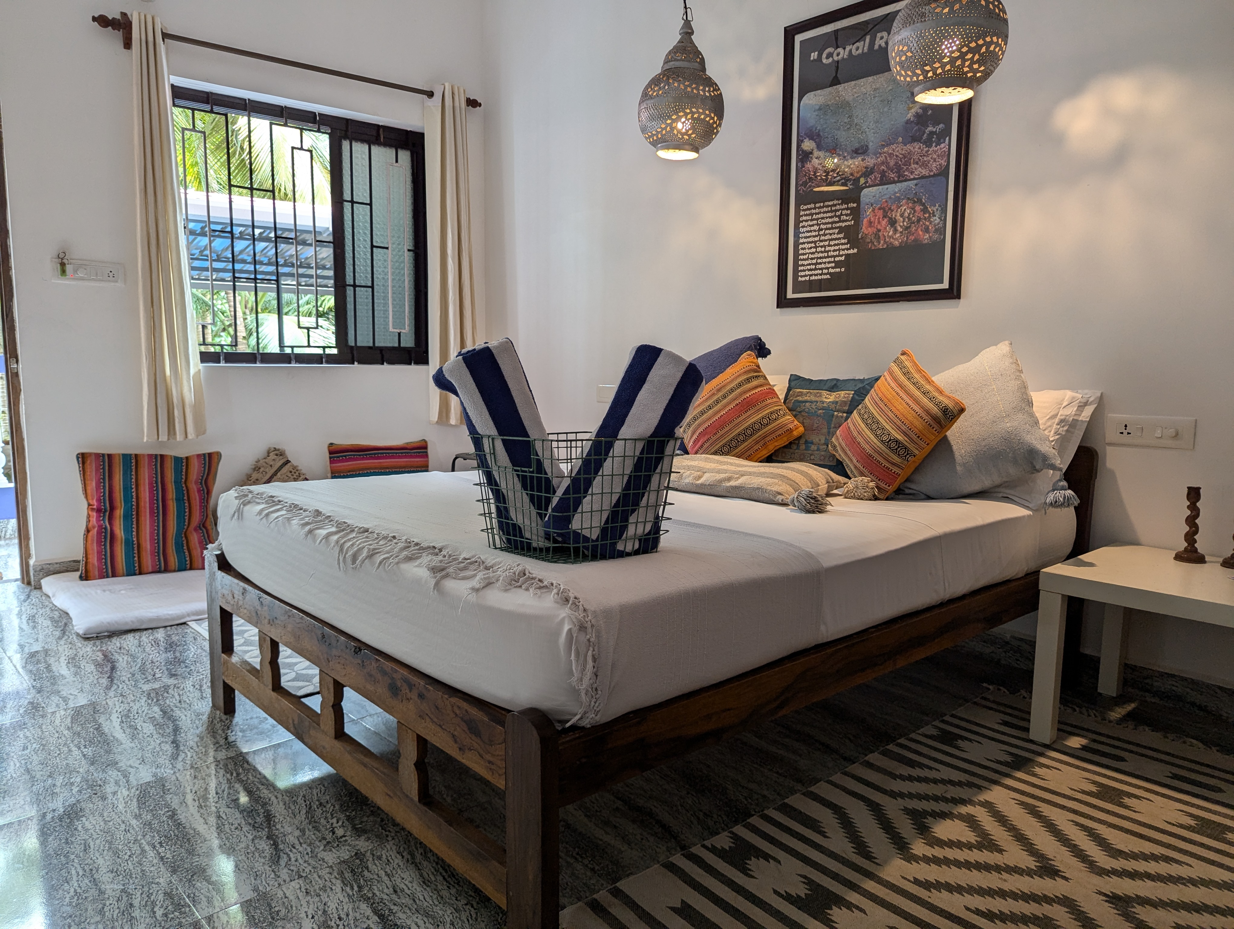 The Coral Room Near The Beach