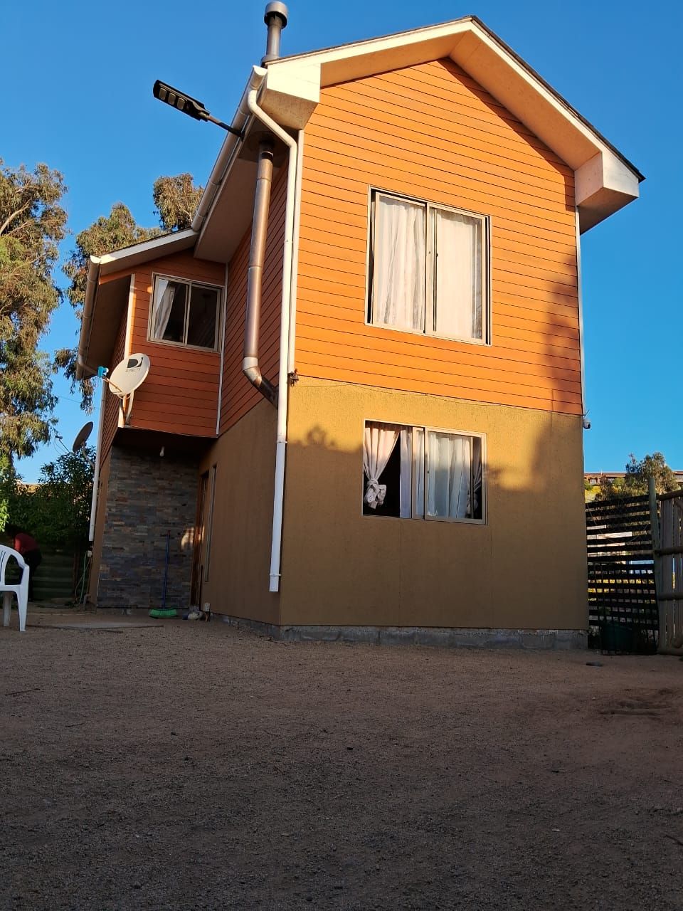 beautiful house with fireplace and private parking lot