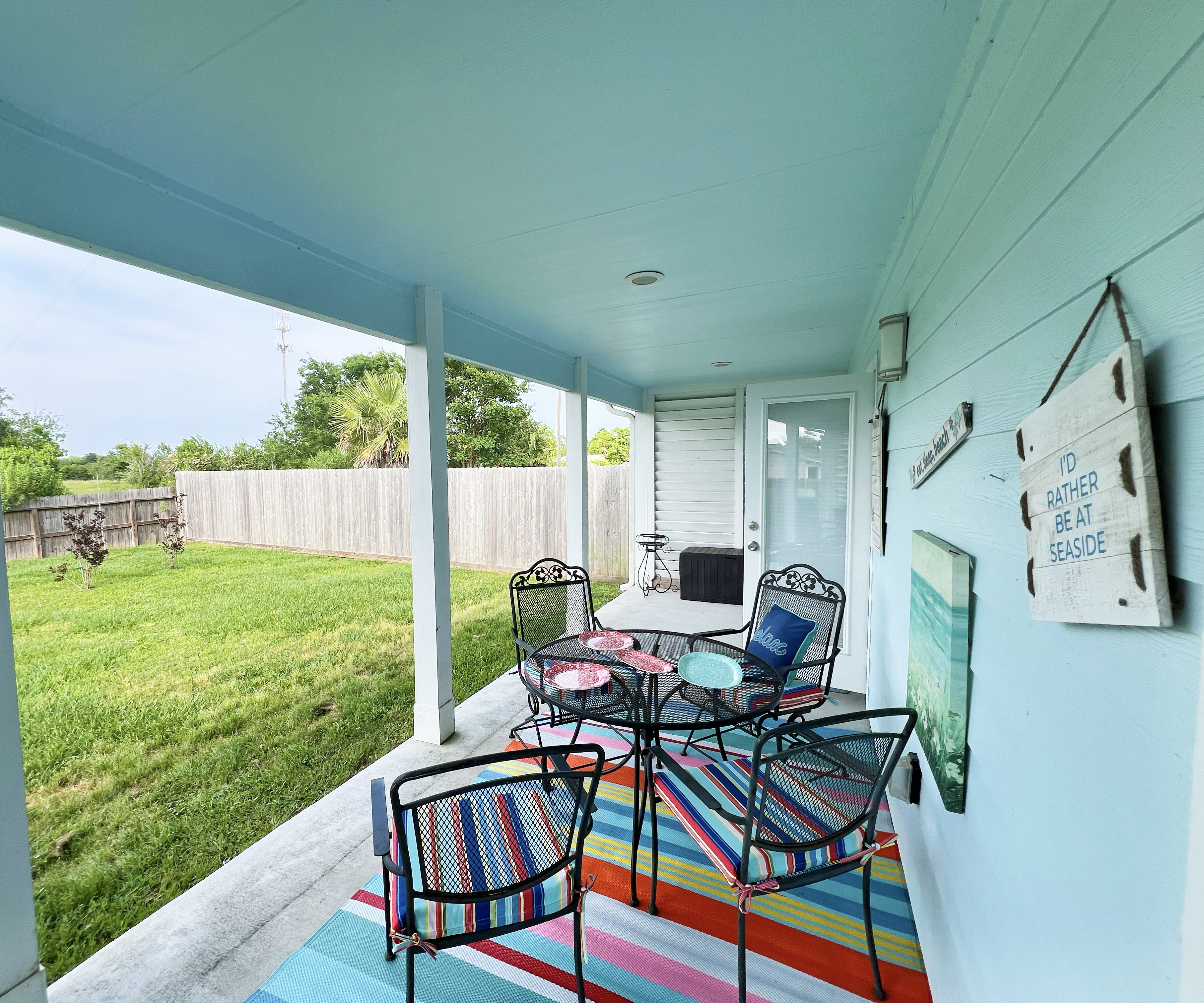 Calming Coastal Getaway - Family and Pet Friendly