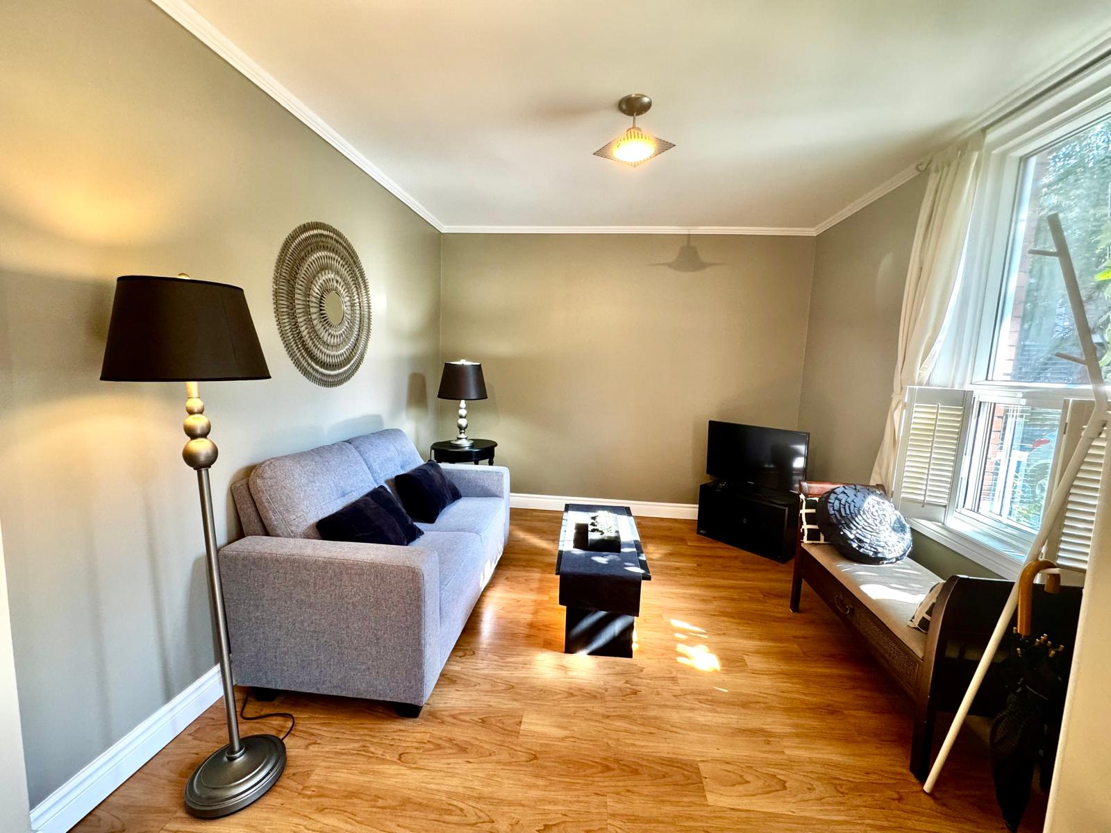 Cute 2 Bedroom Apt JeanTalon Mk. in Villeray-Saint-Michel-Parc-Extension, Montreal