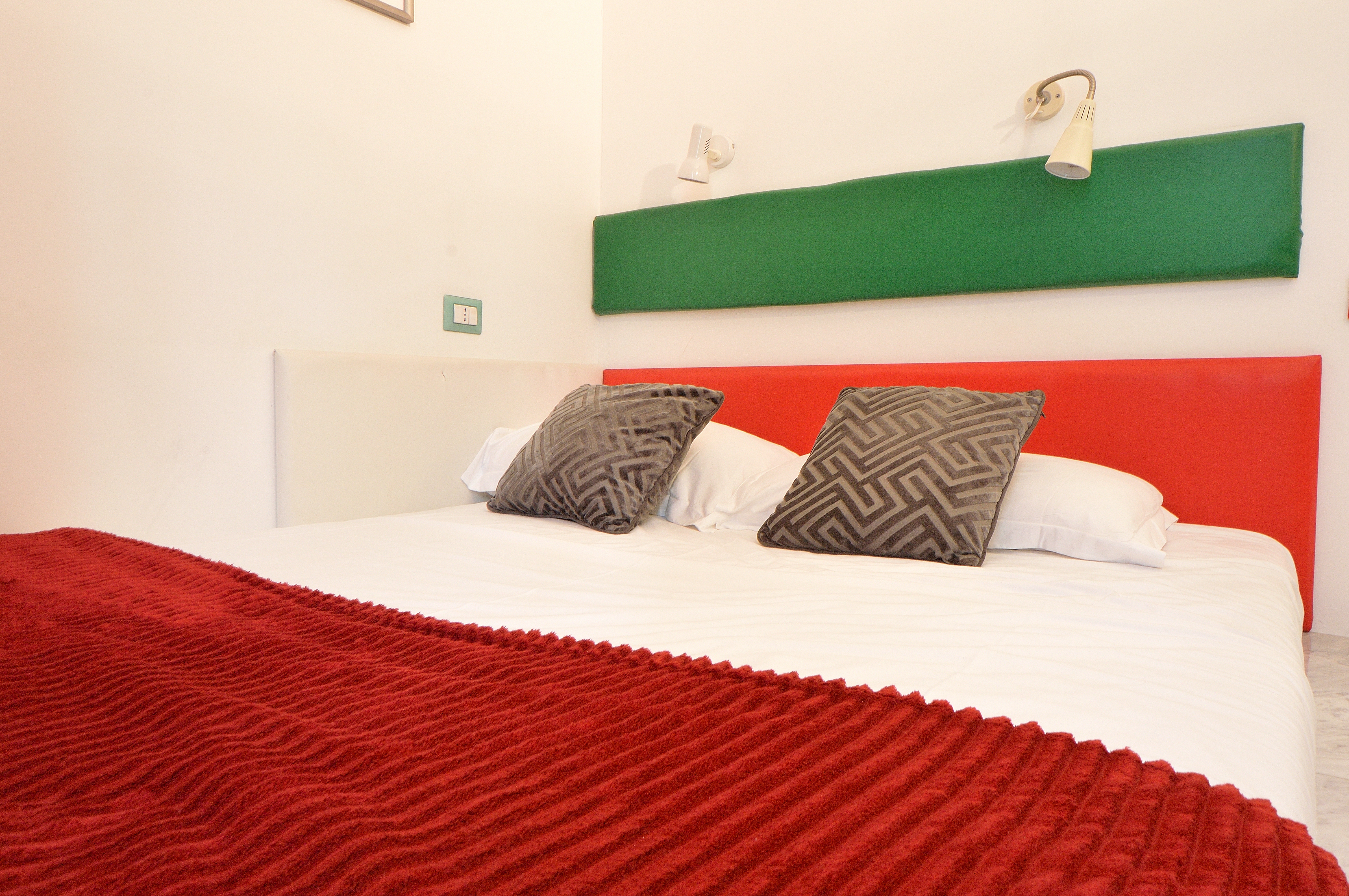 Very Nice One-Bedroom Flat in Super Central Isola