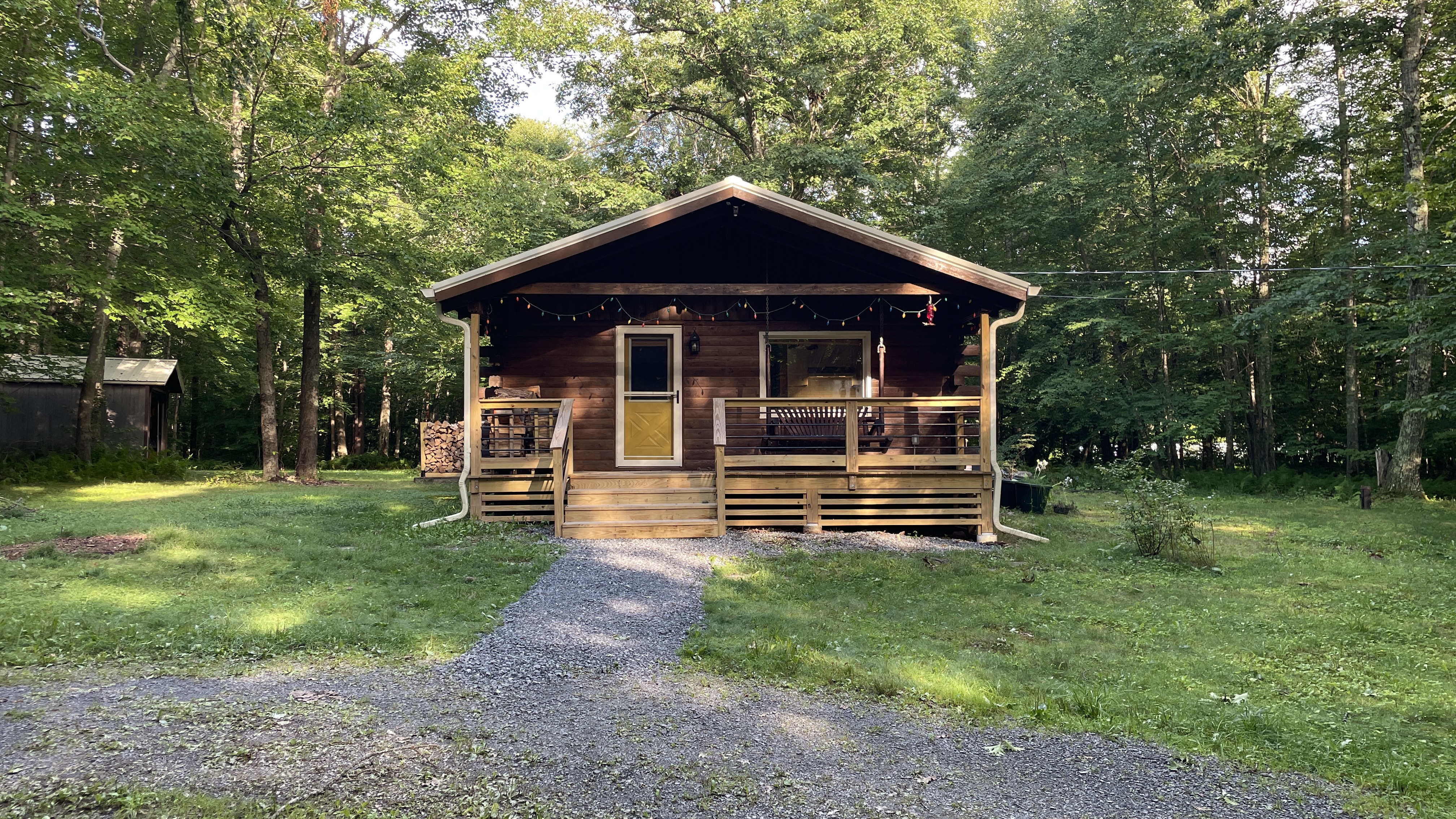 Cozy Log Cabin in the Catskill Mountains