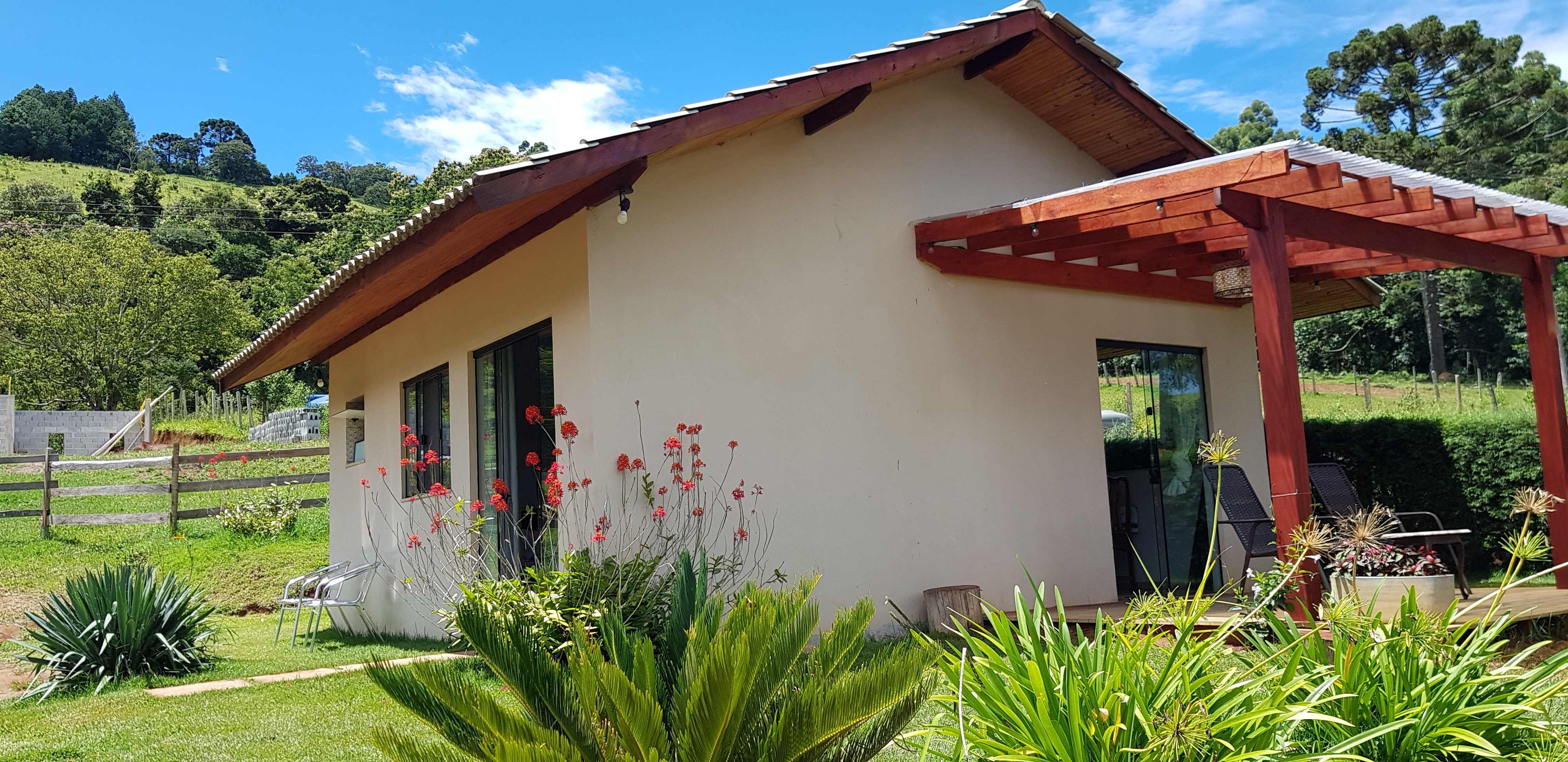 Chalet on its way to Monte Verde