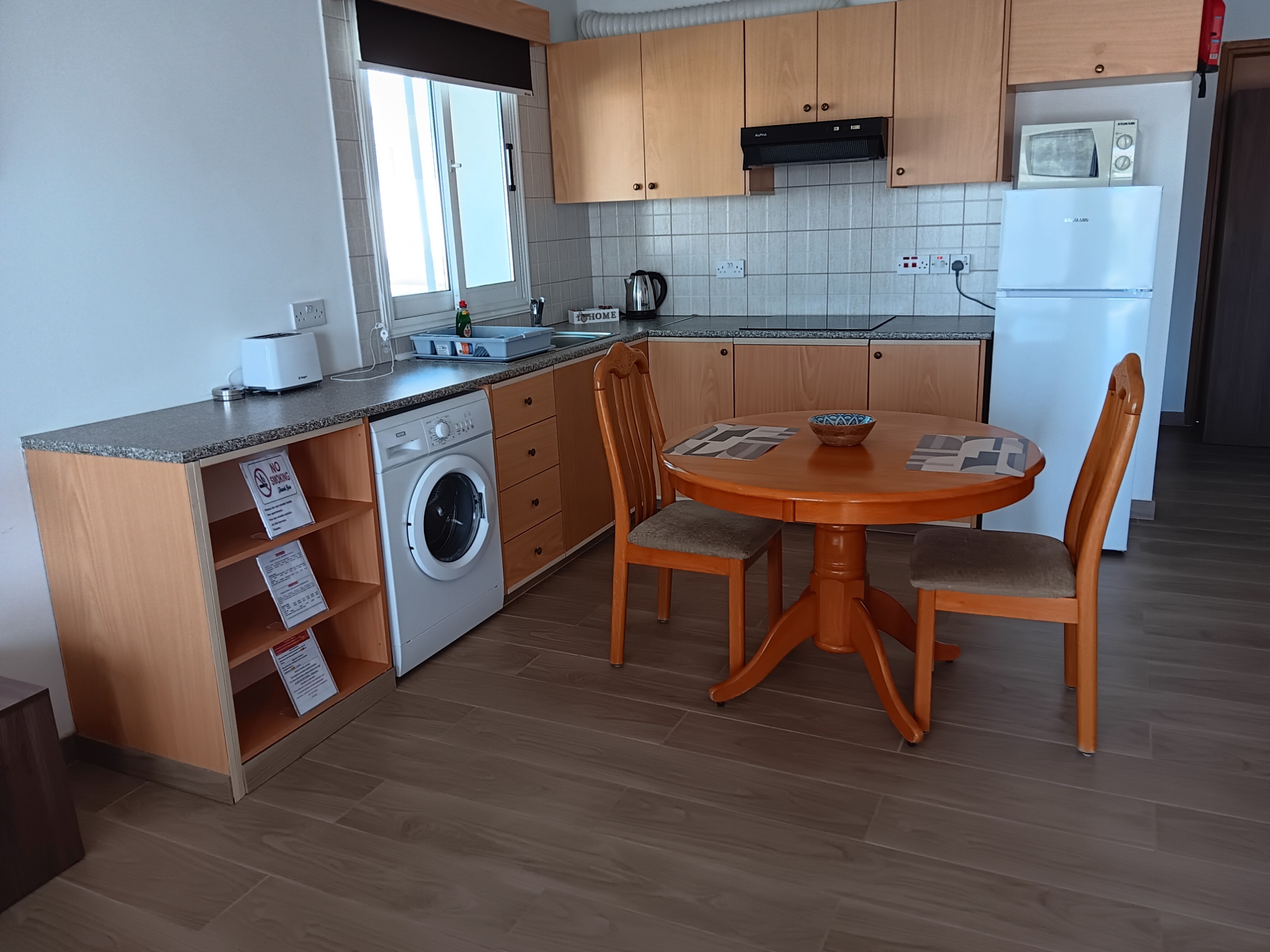 Pari Holiday Apartments 1