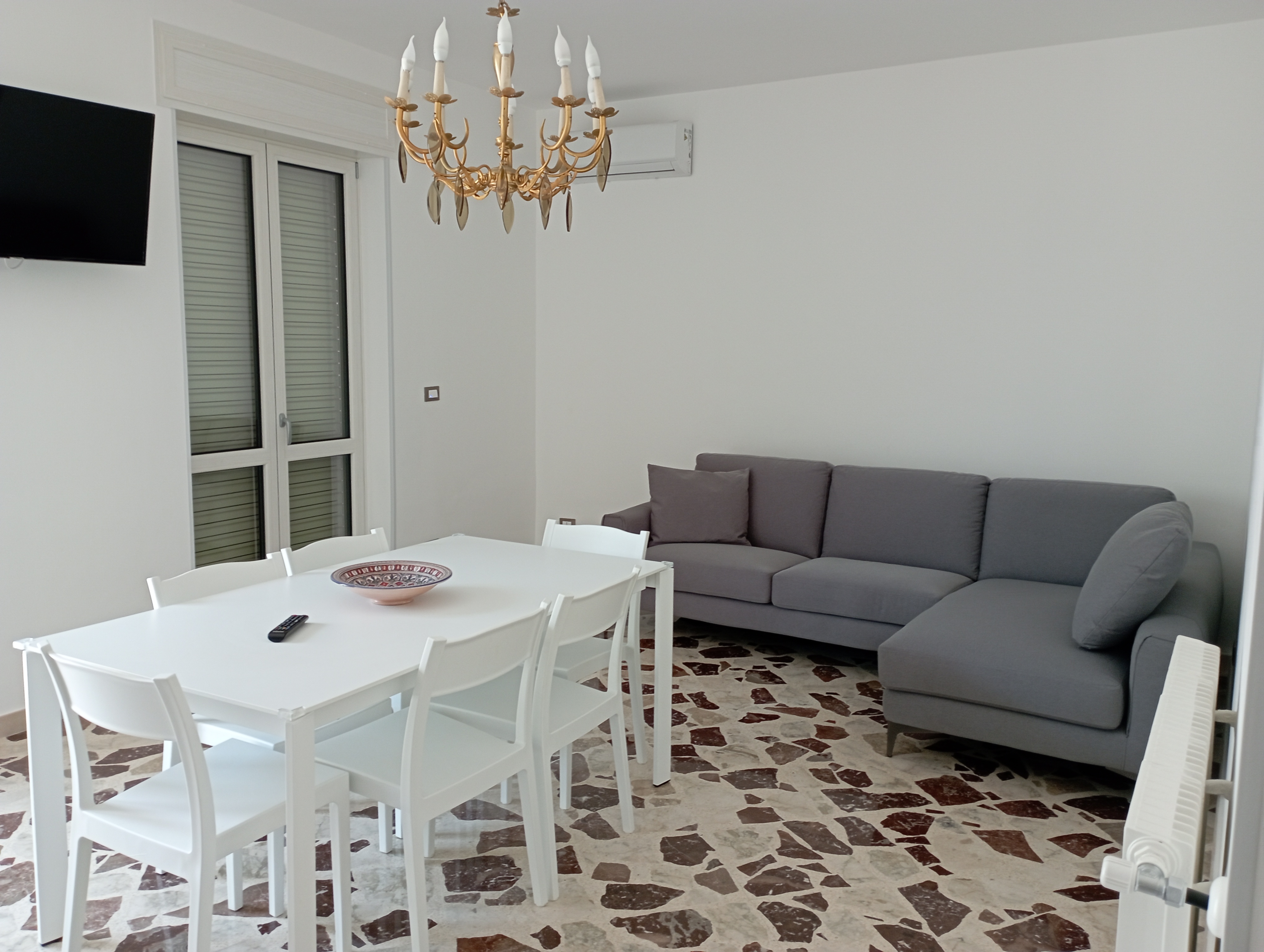 LOVELY APARTMENT NEAR THE SEA