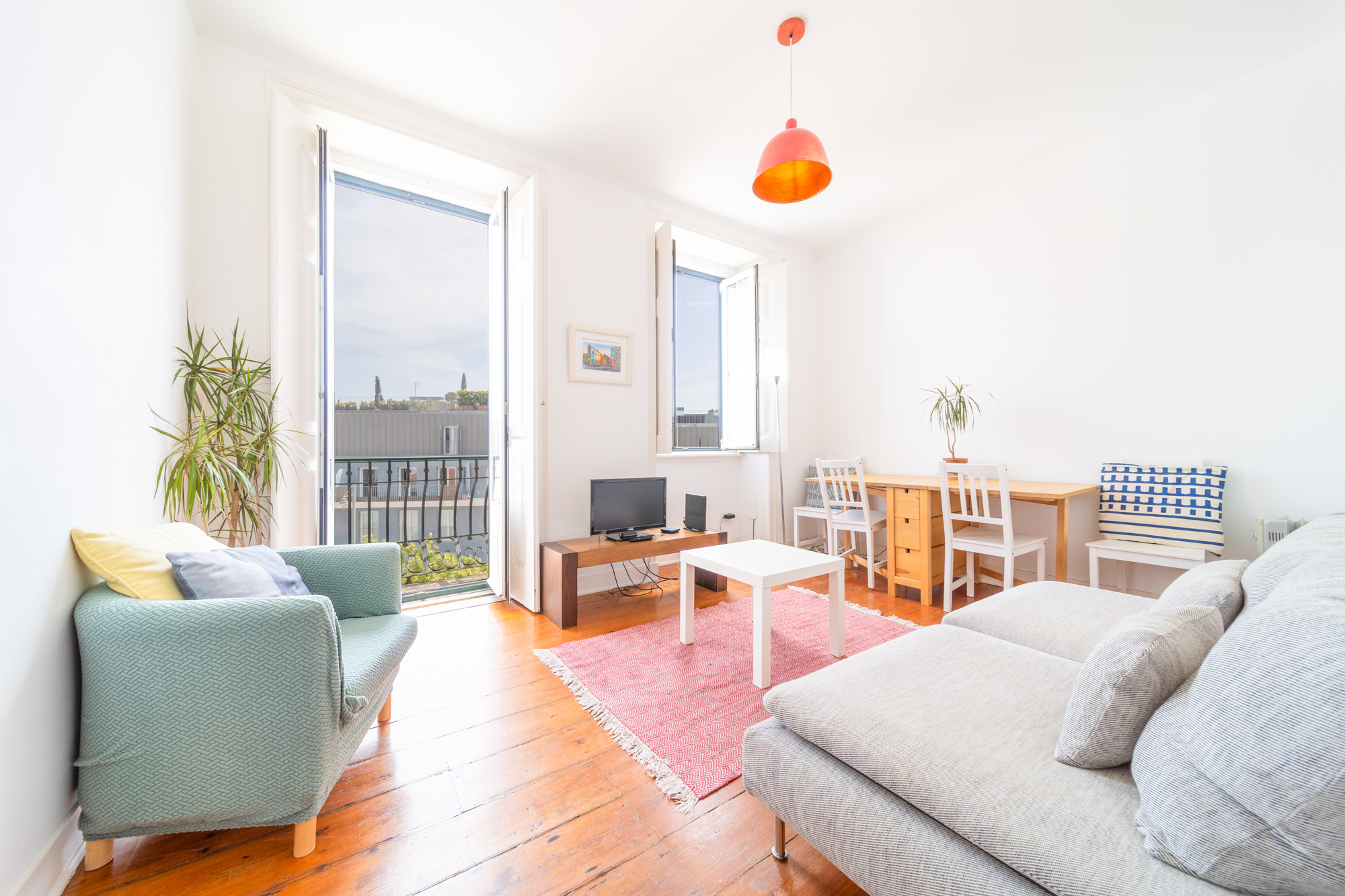 Belém Large Two Bedroom Apartment with Living Room in Ajuda, Lisbon
