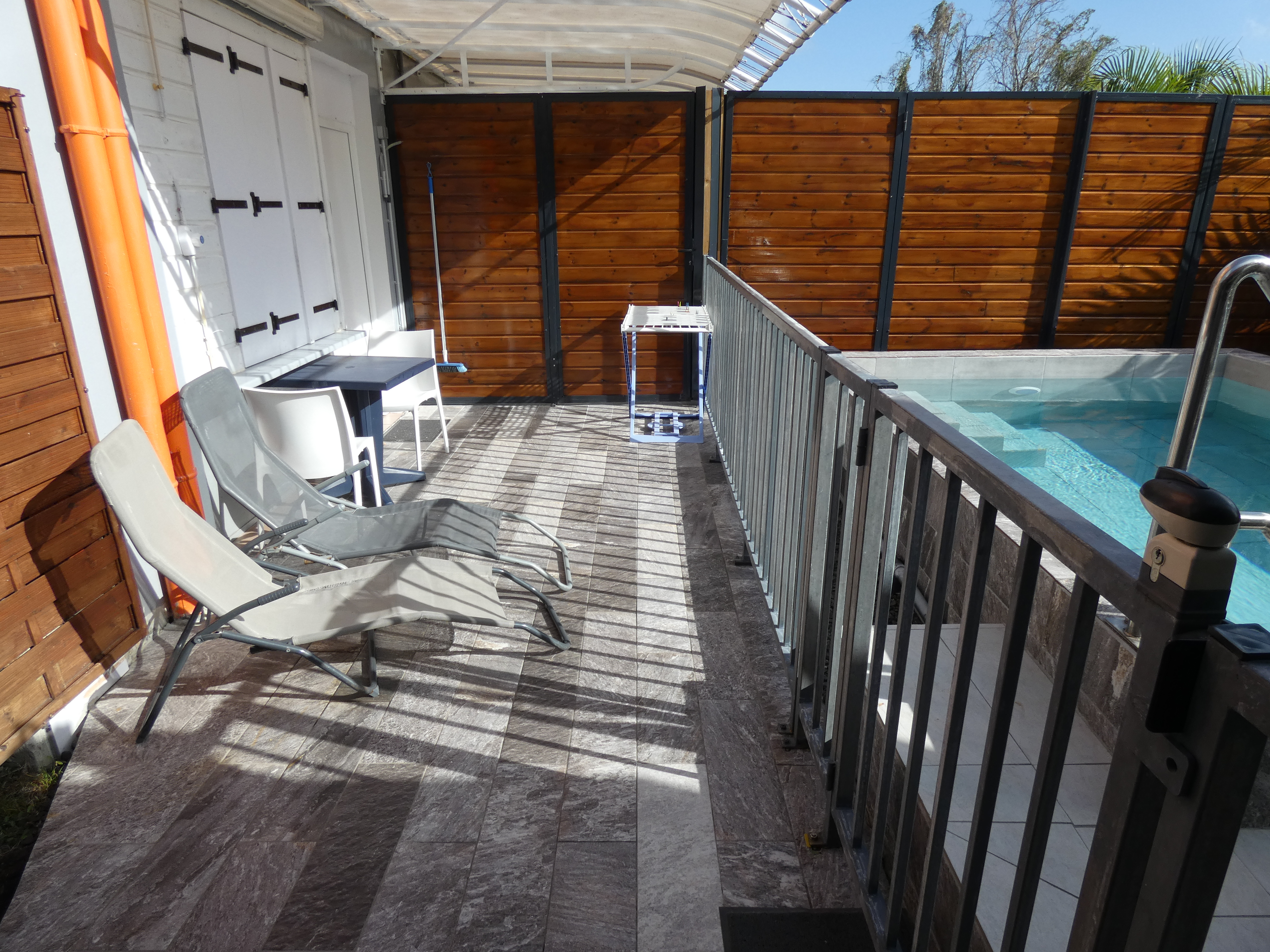 Totally  independent home Private pool