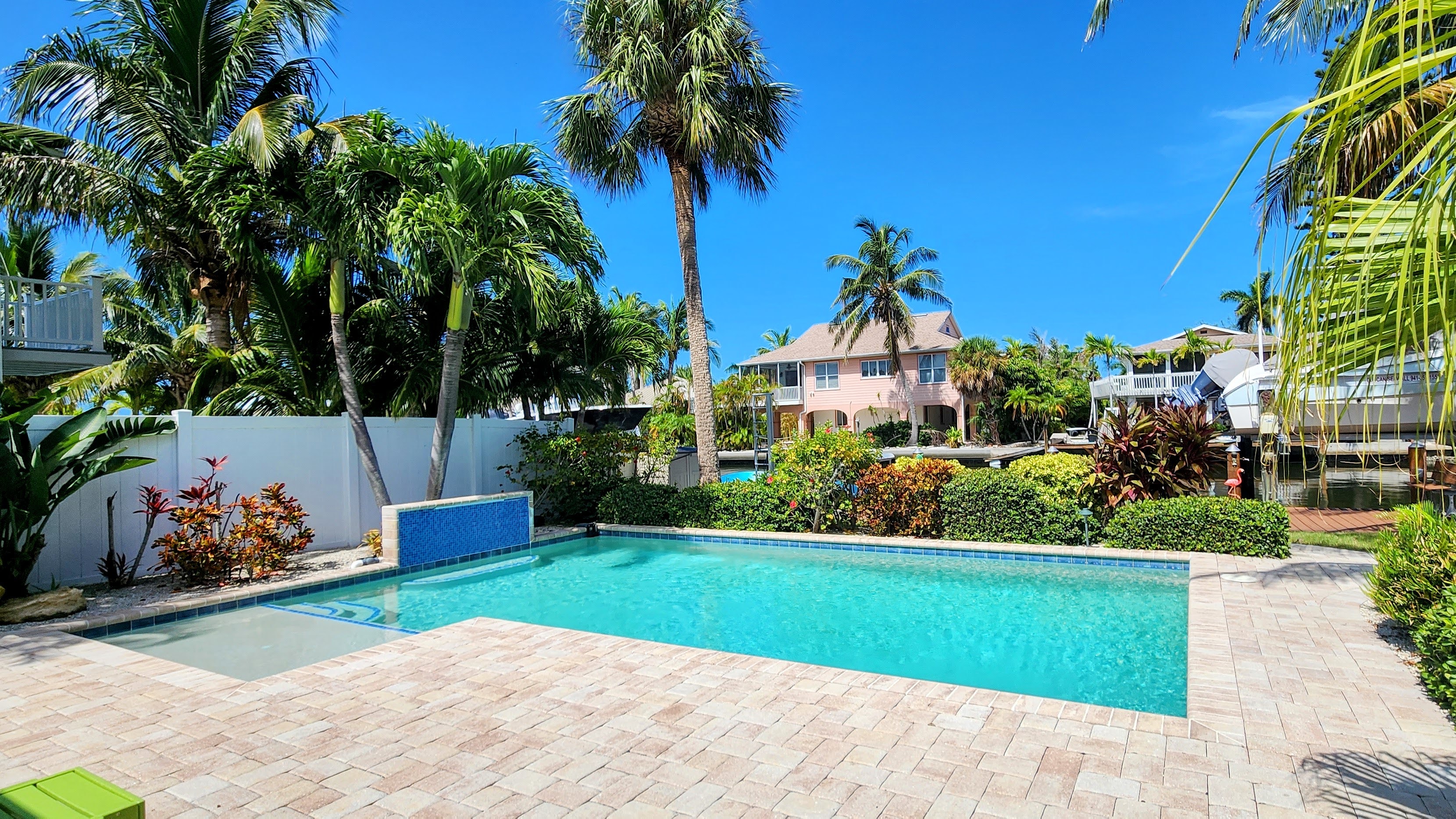 Private 30' Pool and Boat Dock - Rated best on AMI