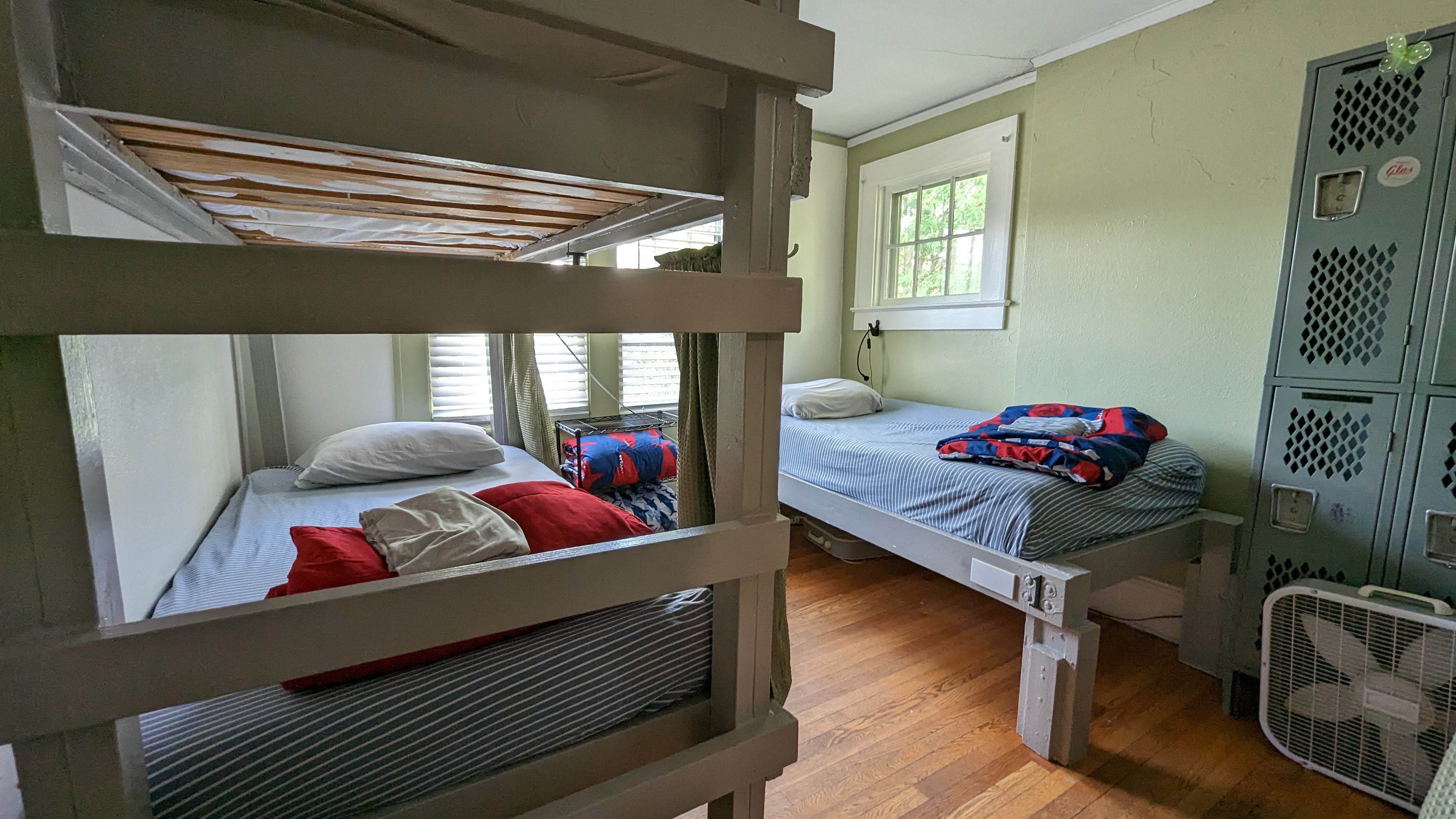 Female Dorm at Sharky's Youth Hostel in 28806, Asheville