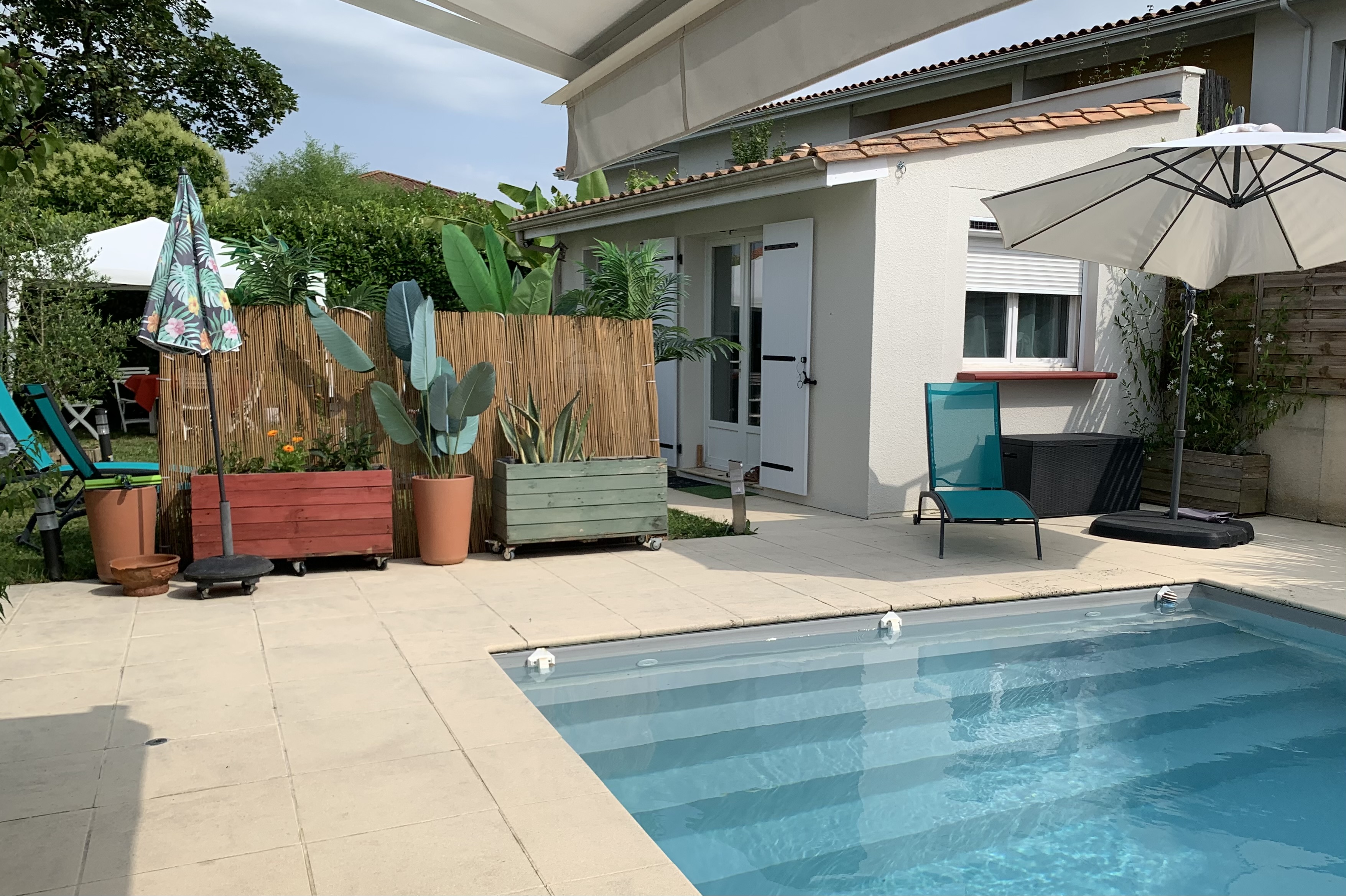 Waterfront cottage near Golf-private Parking
