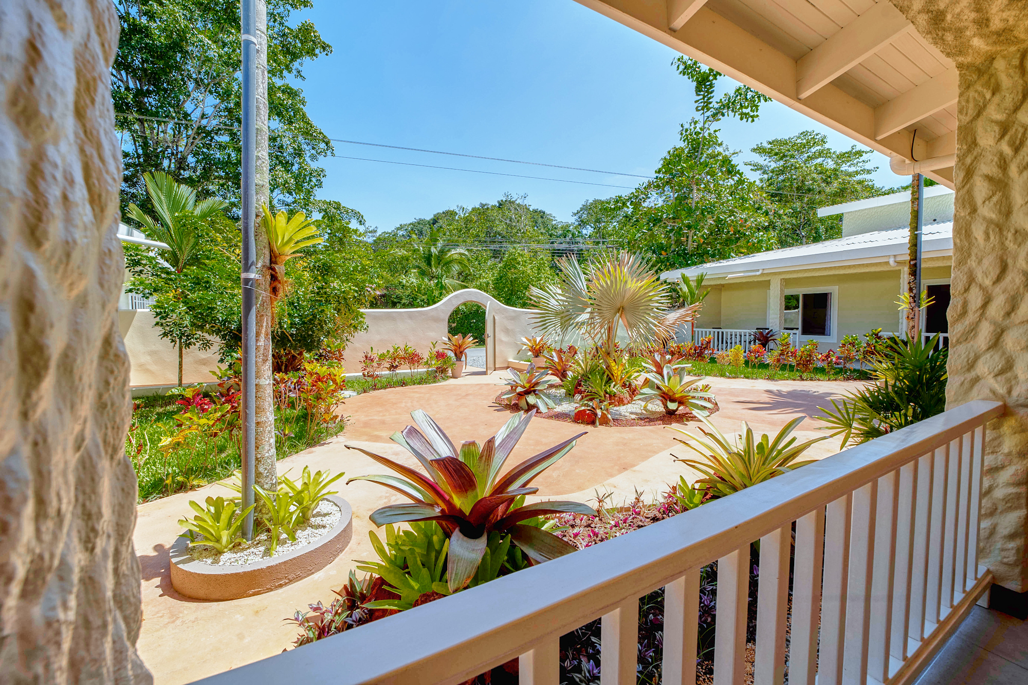 Just a few steps from the beach | A/C & WiFi