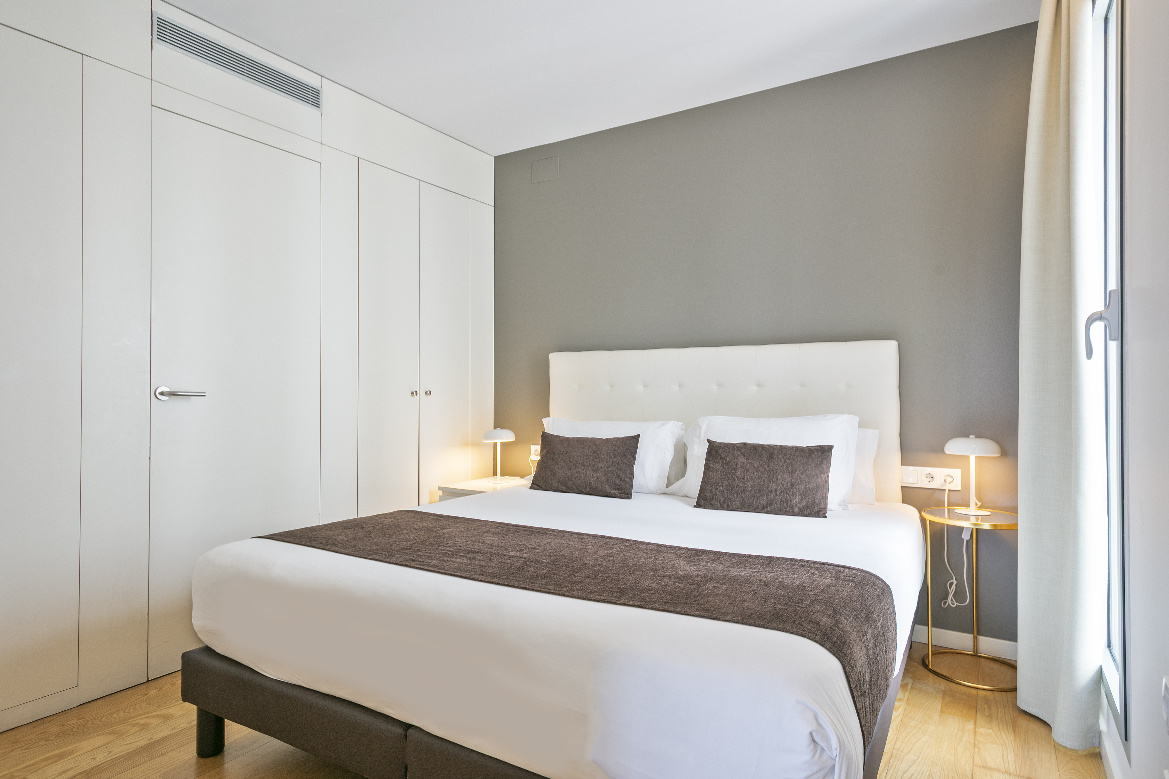 Lugaris Beach Business Apartment