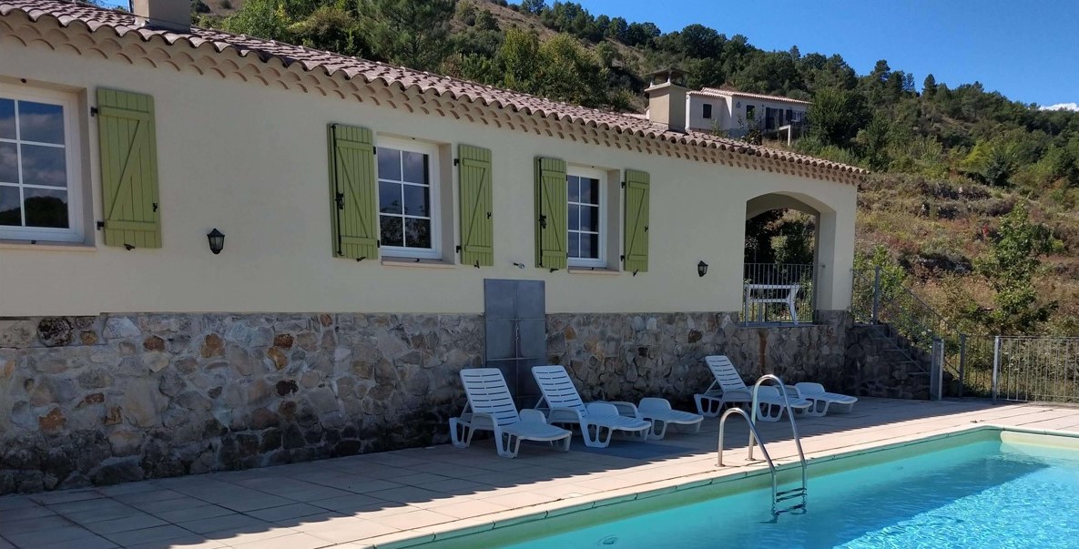 Villa with airco, heated pool and beautiful view