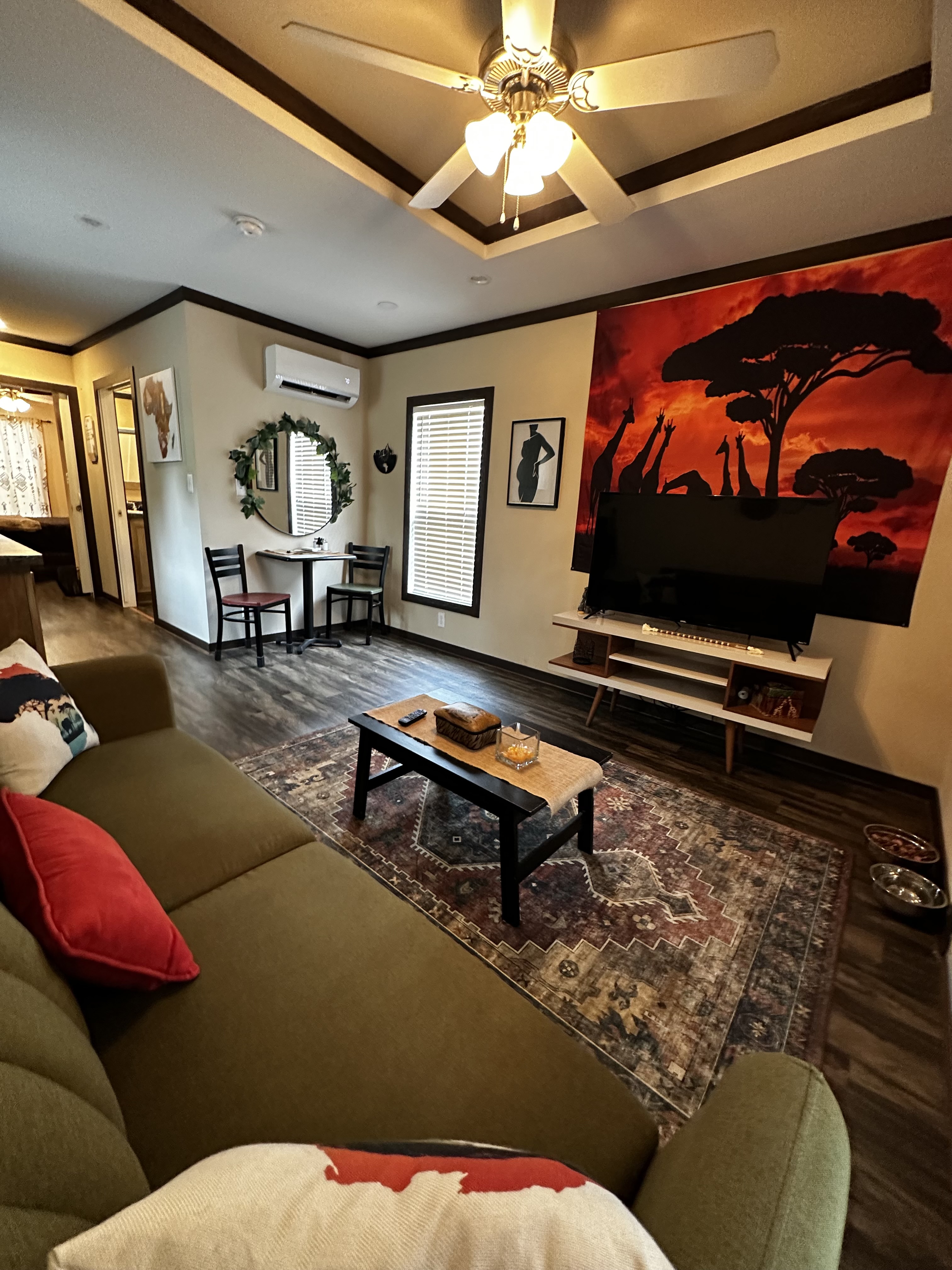 African Safari-Tinyhouse @LakeBastrop