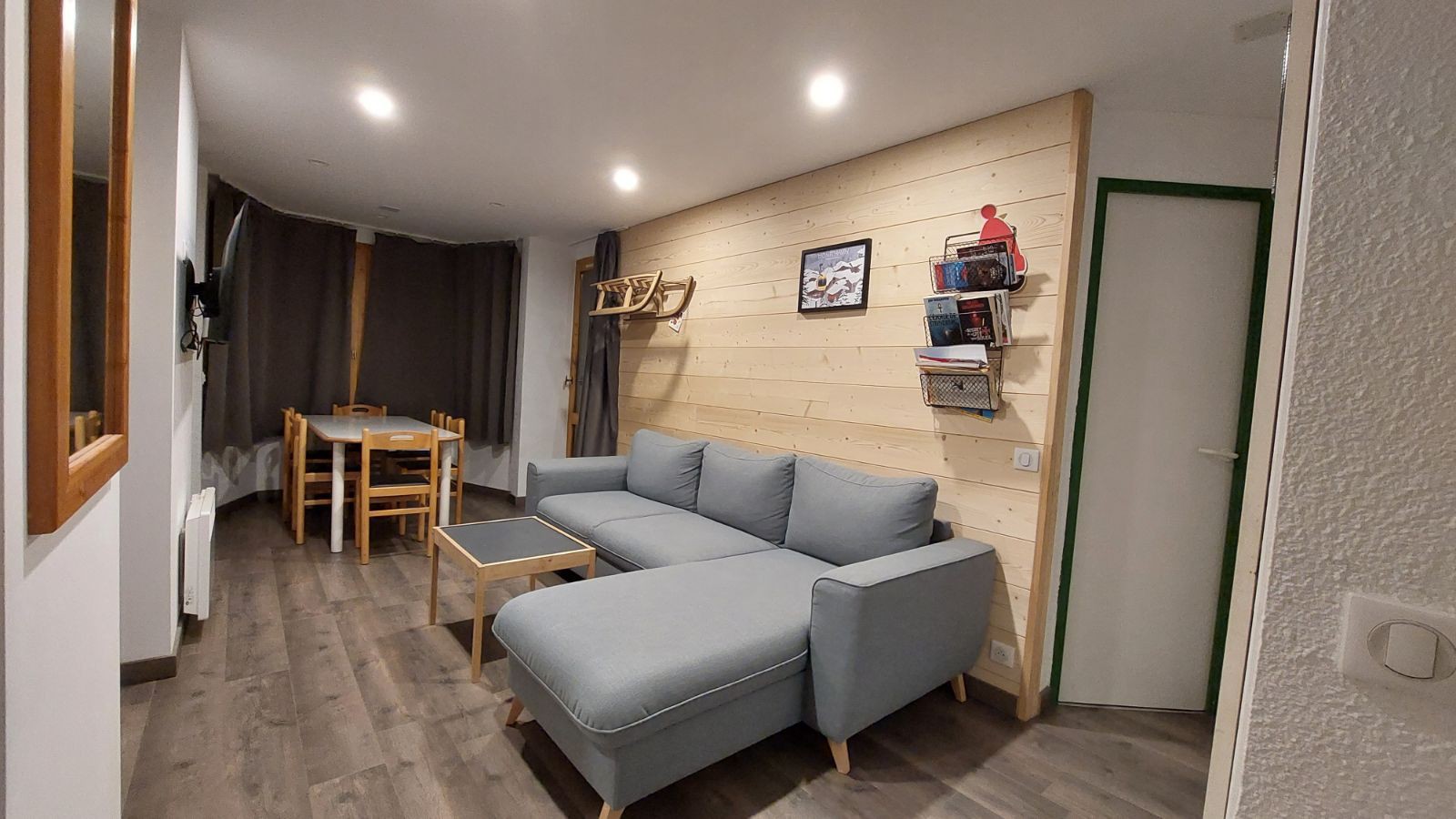 Bright apartment, renovated, good location •