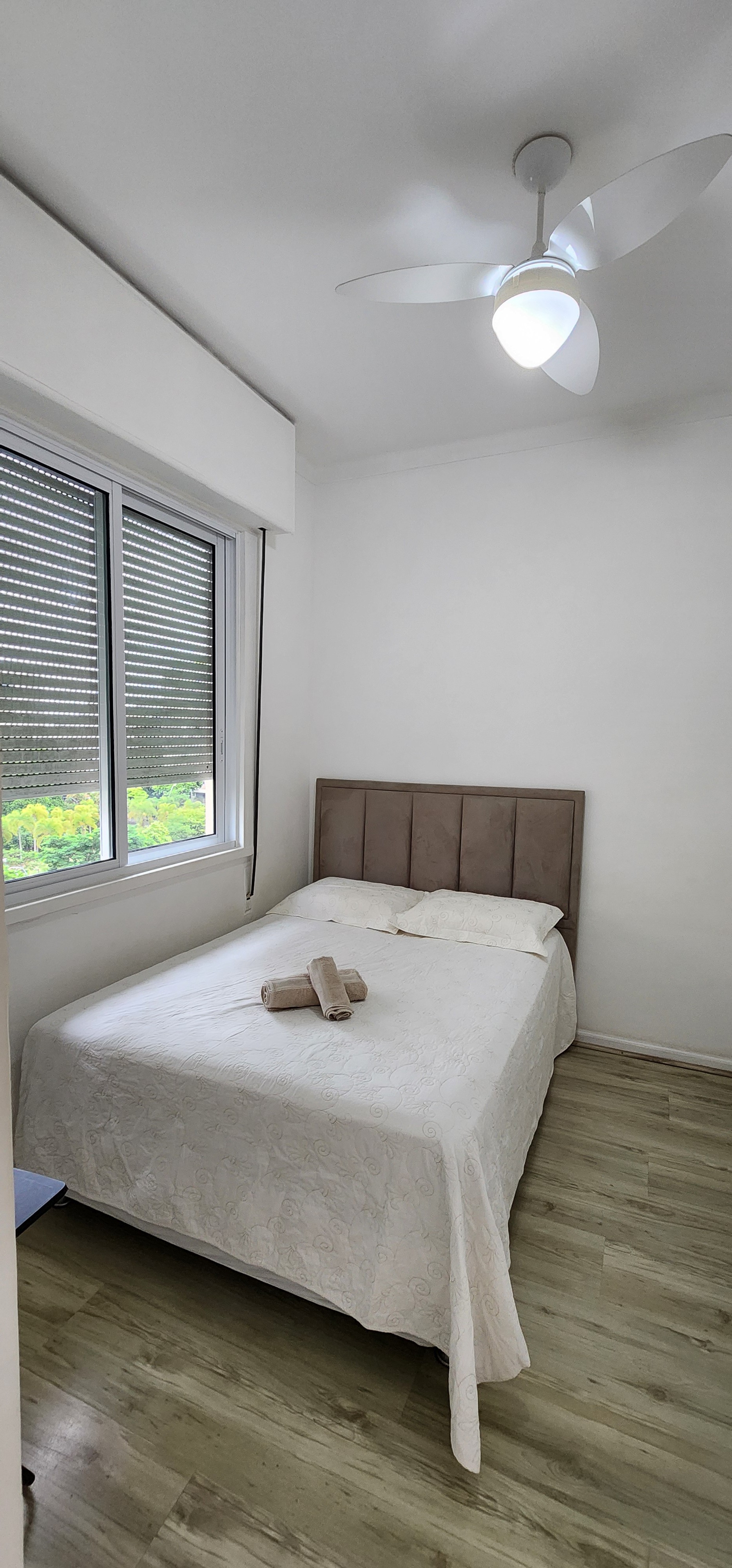 Apt in Leblon: 2 blocks from the beach