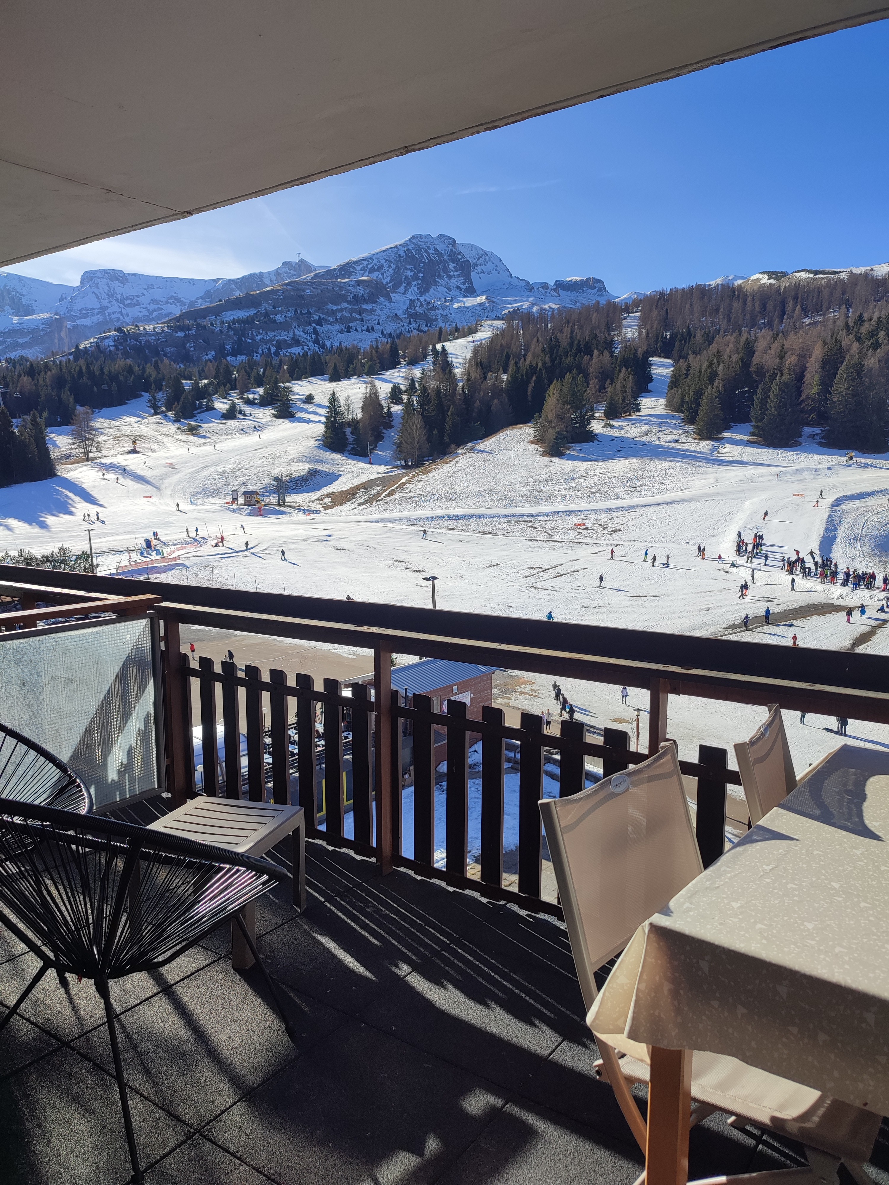 5 people, Super Dévoluy pied des slopes with south view