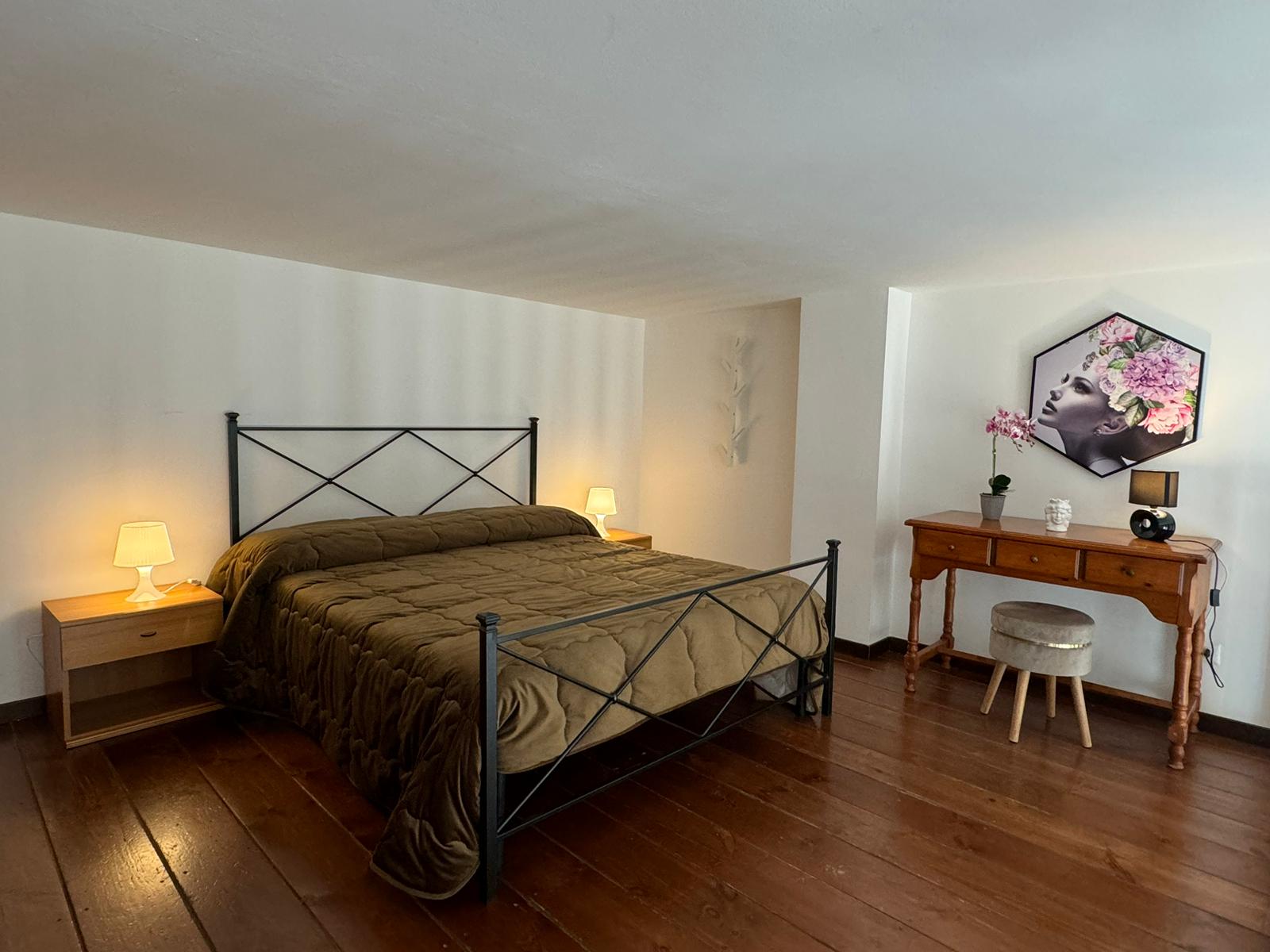 apartment a stone's throw from the station and the sea