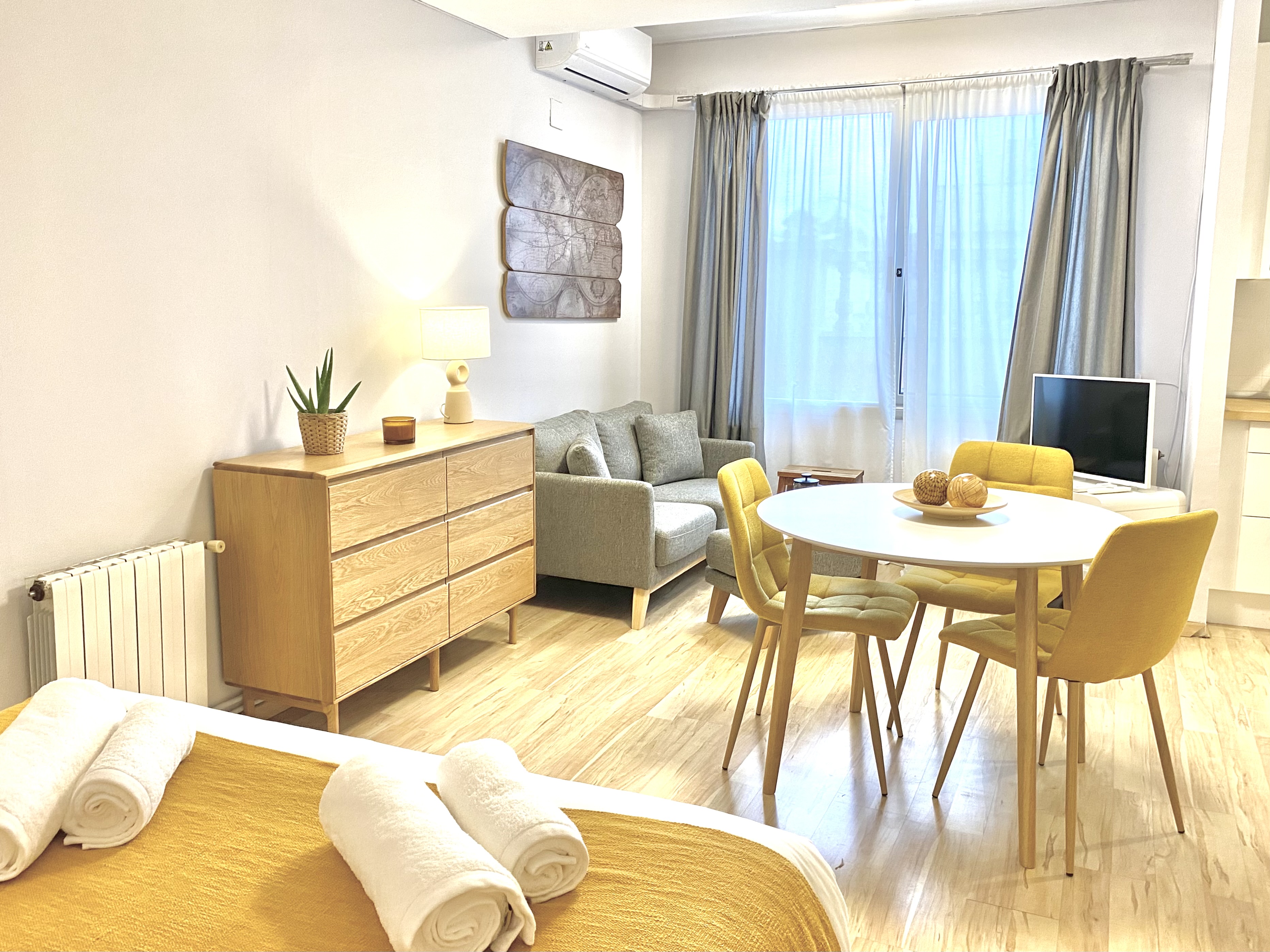 Cozy studio in Barcelona center in Sant Antoni, Barcelona