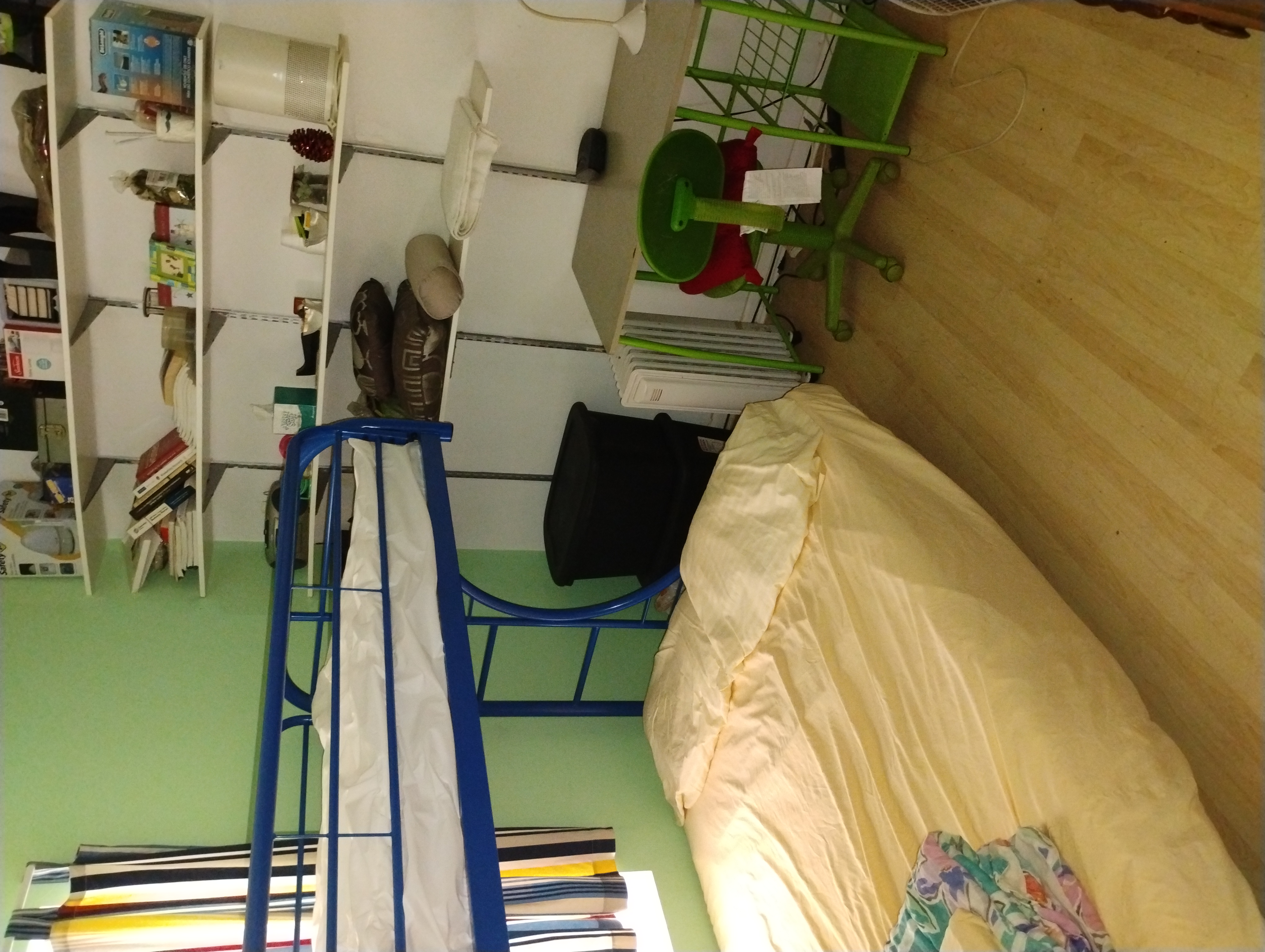 1 of 2 beds-2nd furnished bedroom- in Rogers Park, Chicago