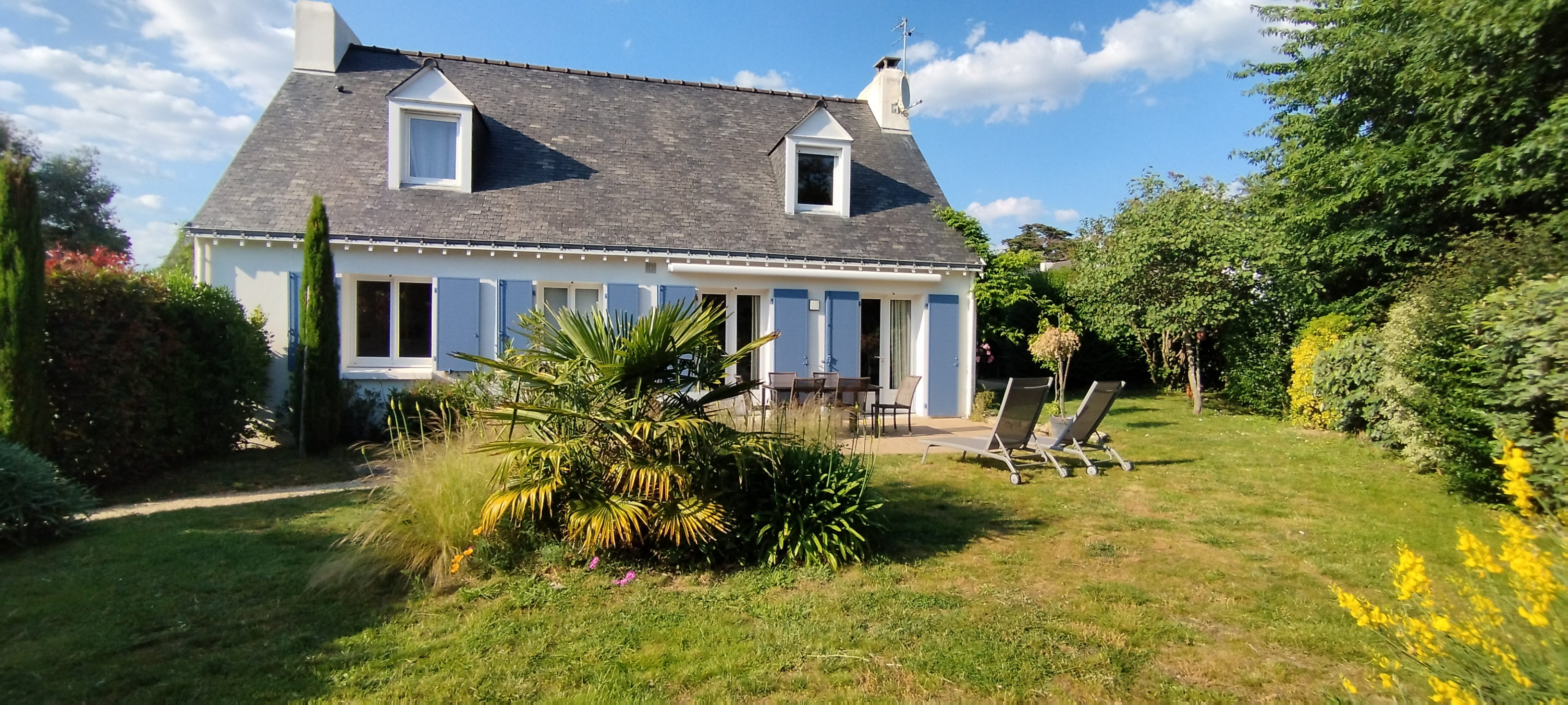 Ti ar pousined: Family home