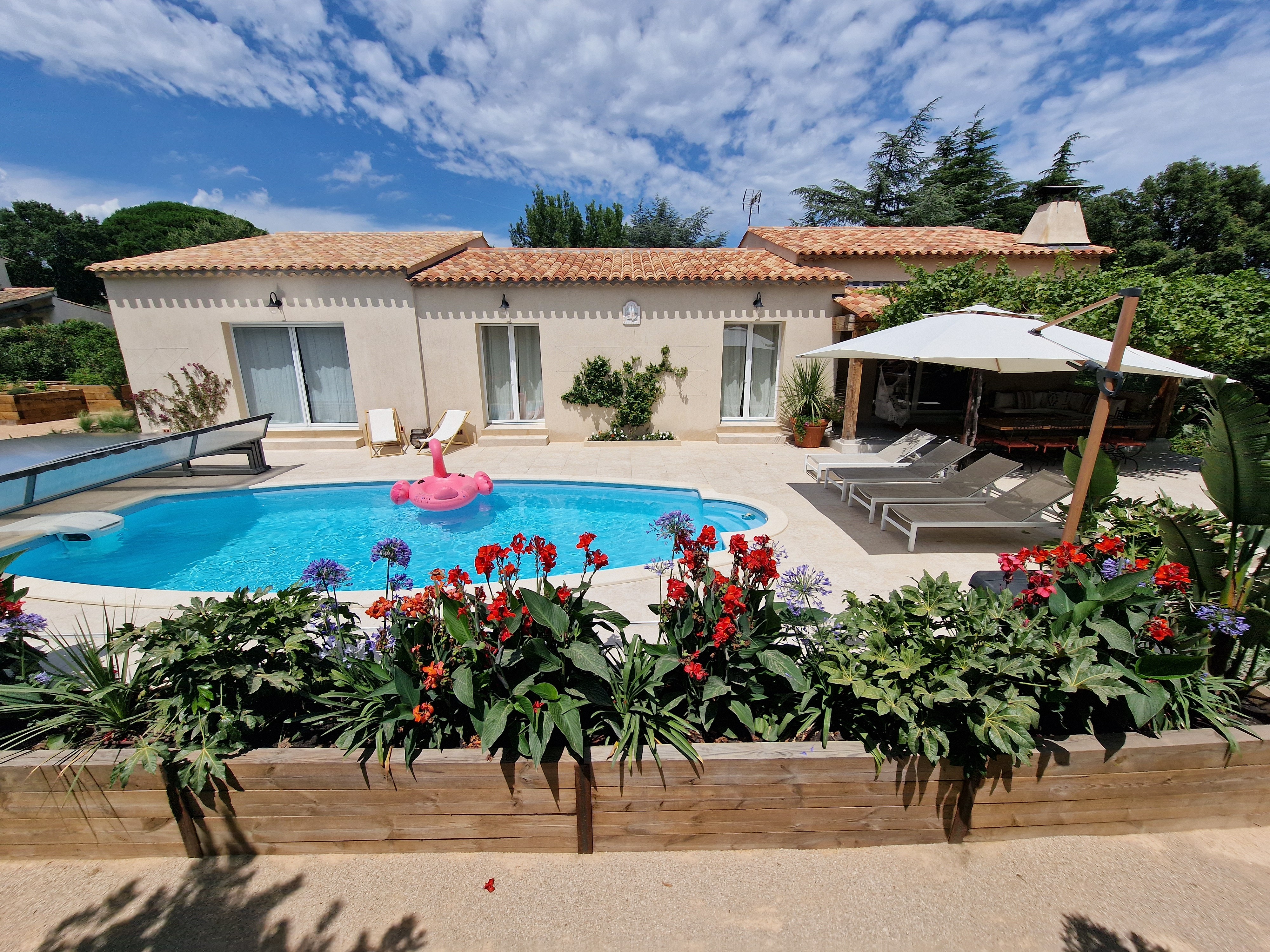 Family home - pool/pétanque - near beach