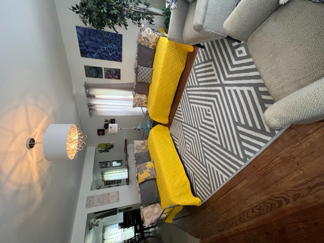 Retro Retreat:Near Downtown & NSU & Illinois River