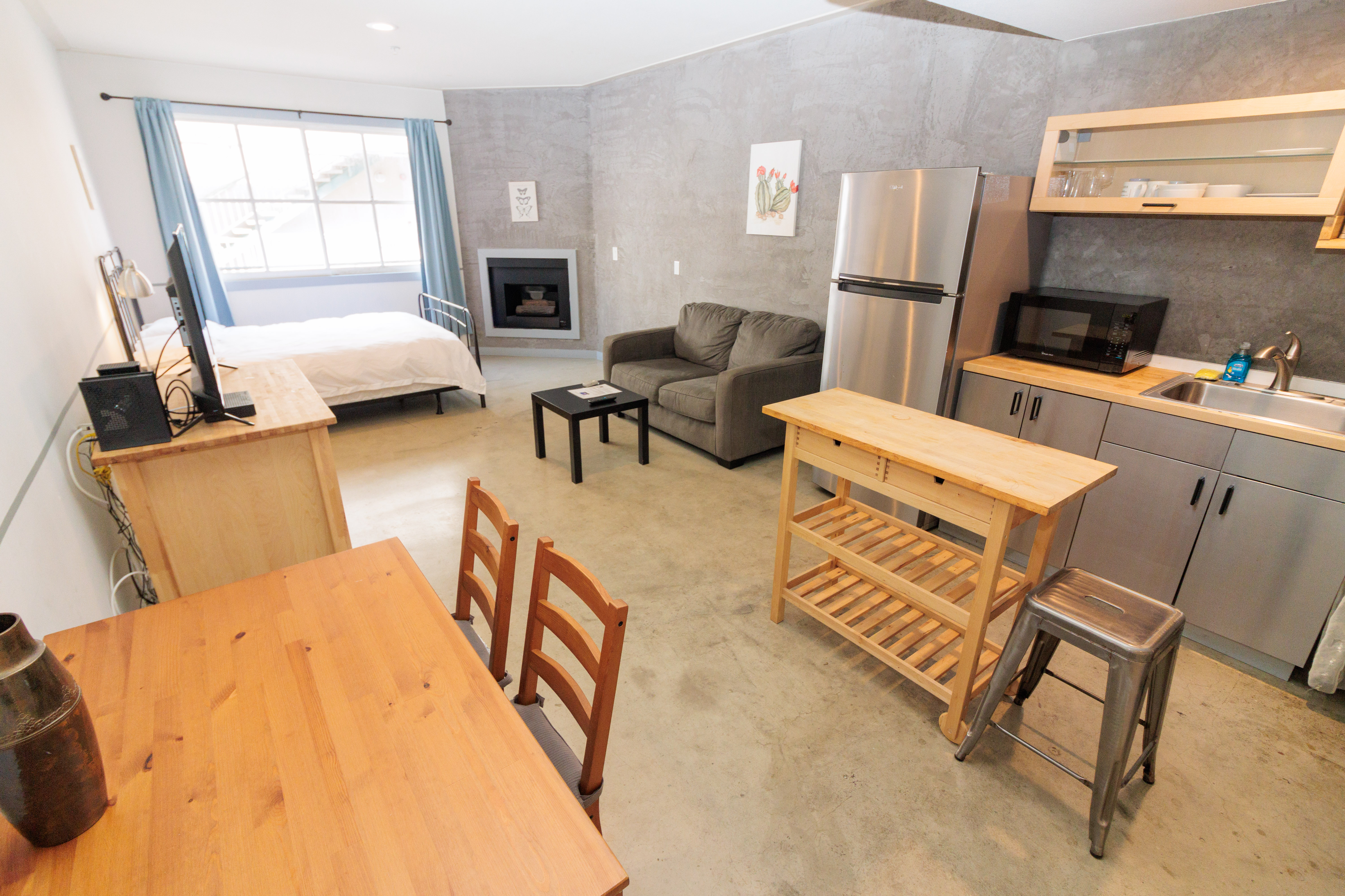 222 Exec Apartment Nr UCLA/Buses on Westwood Blvd in West Los Angeles, Los Angeles