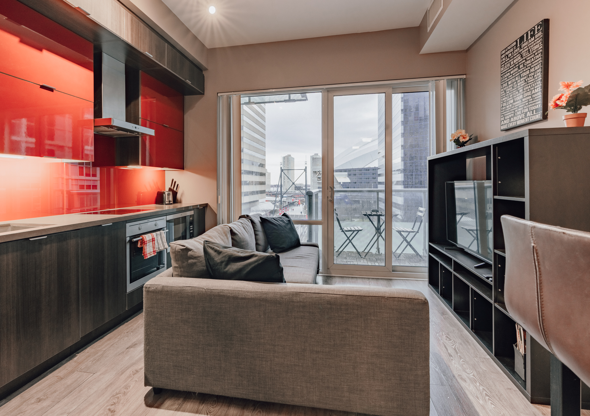 Modern Condo in the heart Downtown Toronto!