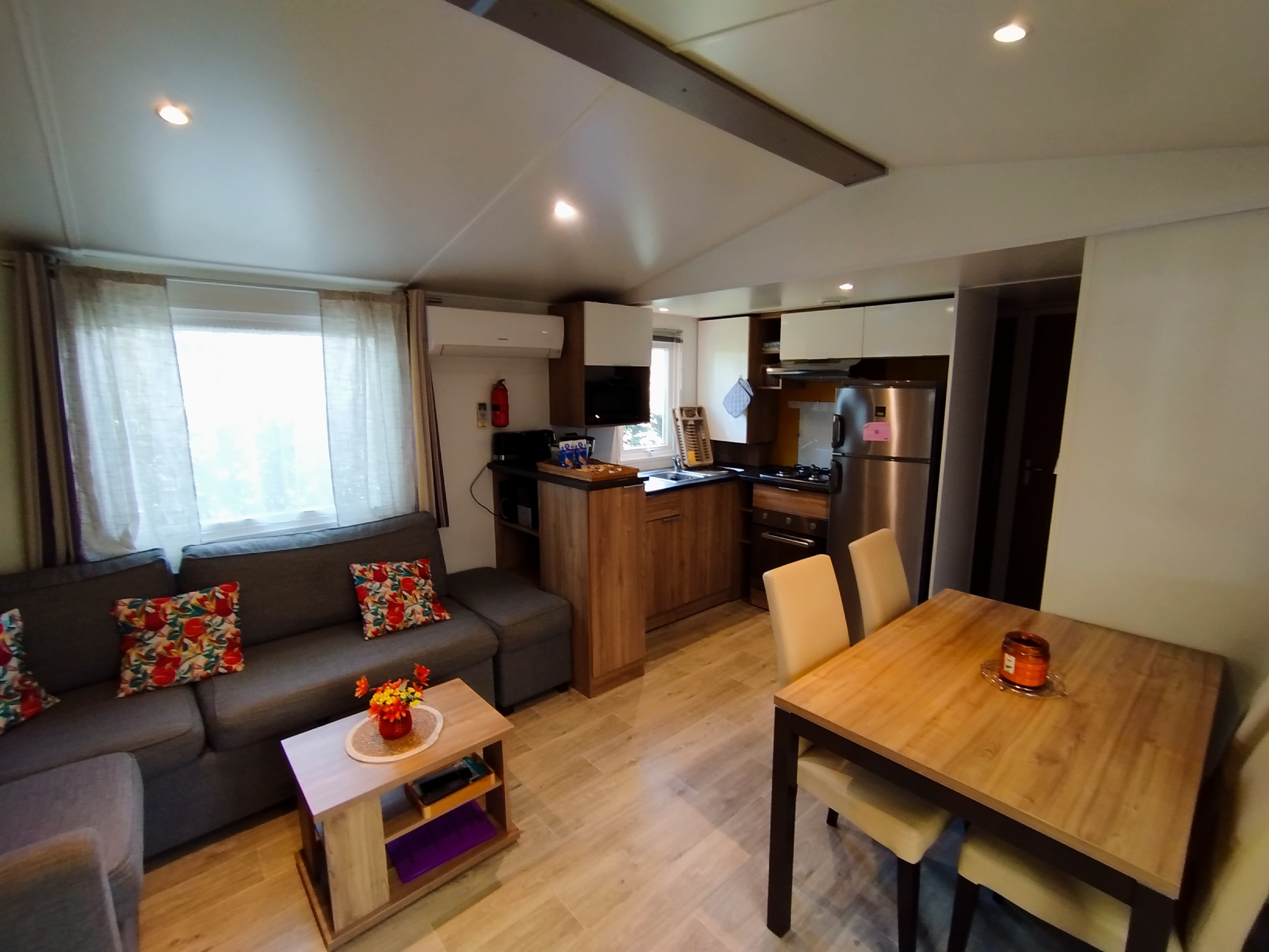 Mobil home  8 people air conditioned