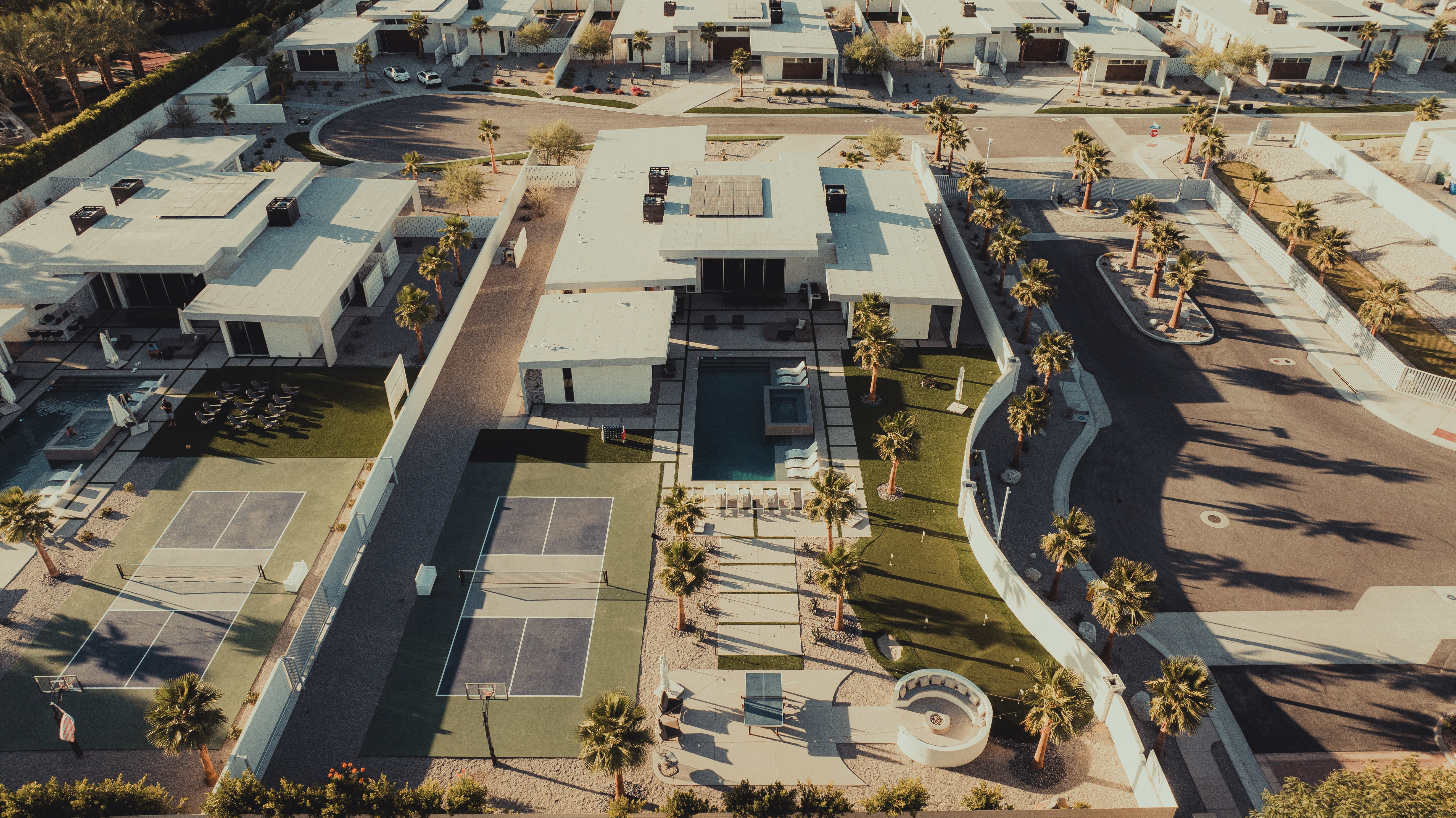 Platinum @ Elemento49 |sleeps 18 w/pool, spa& more - Airbnb