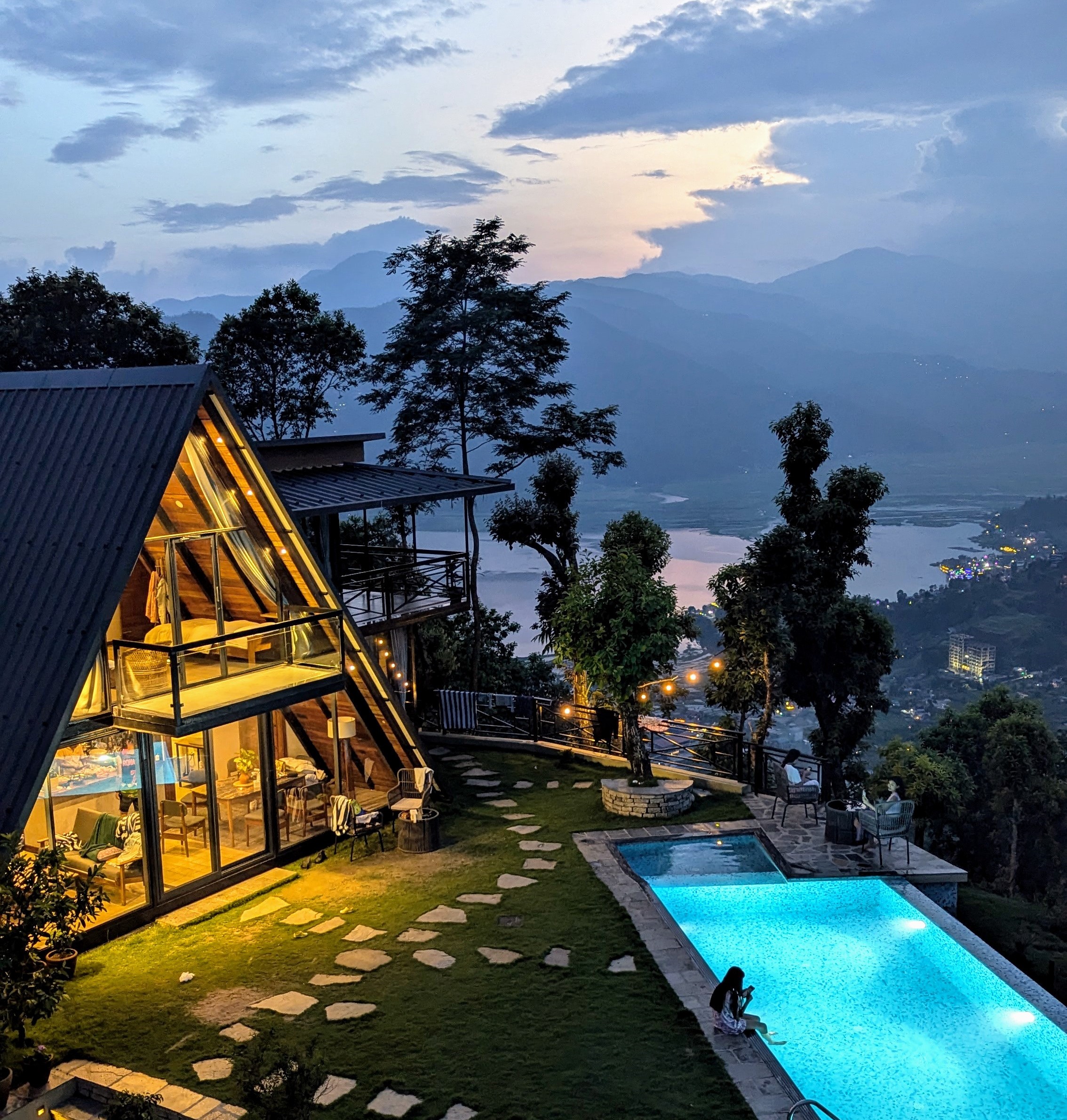 15 mins from City I Sunrise, Himalaya & Lake Views