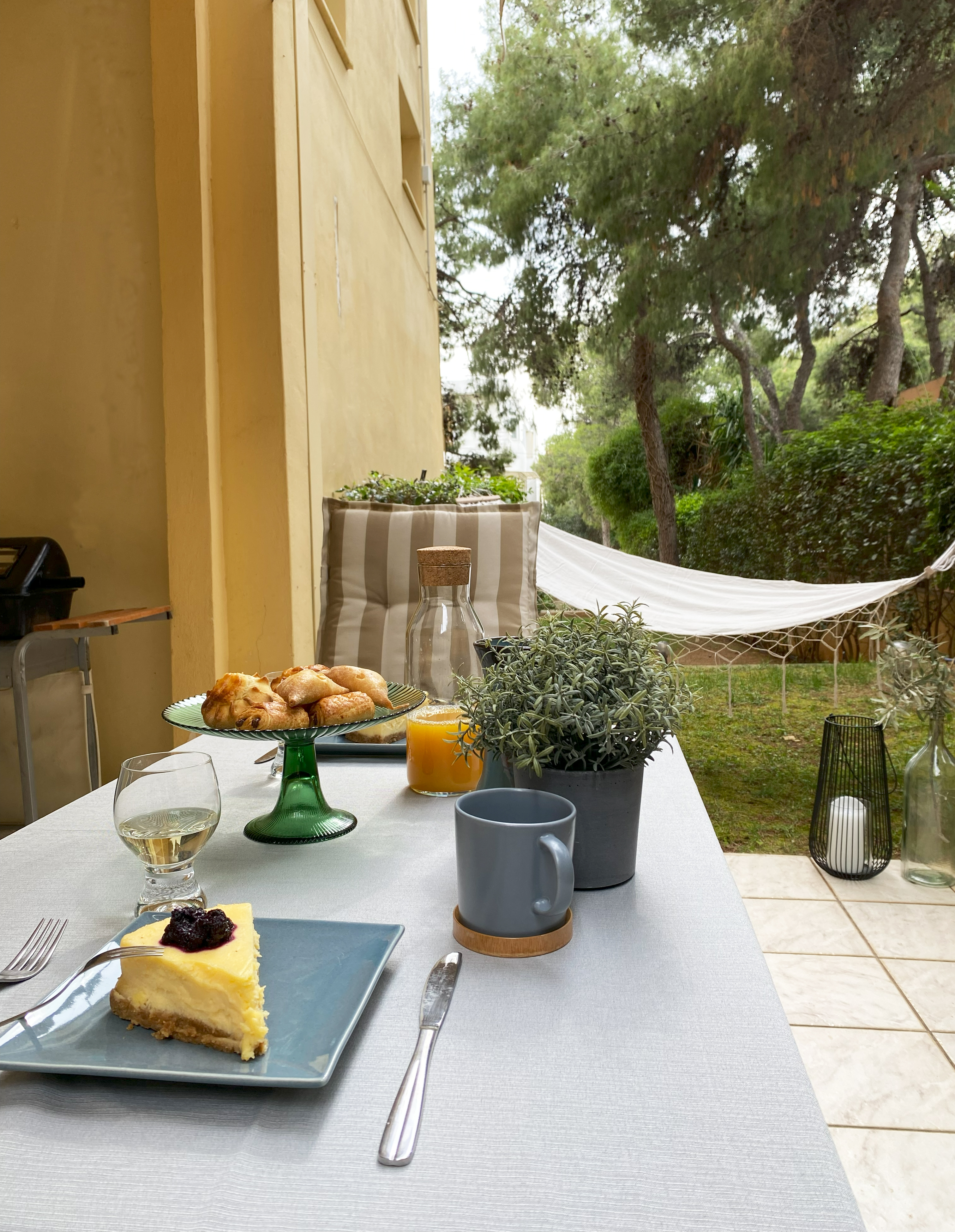 Apartment w/Private Garden & BBQ -Athenian Riviera